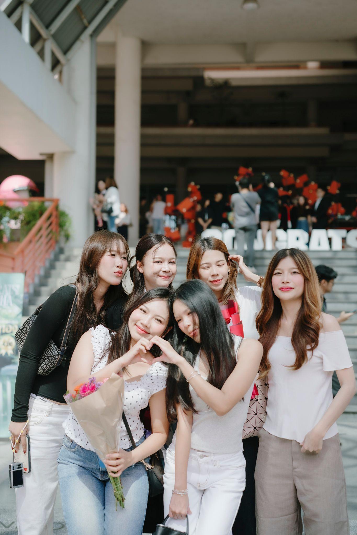 ผลงานรับปริญญา มหาวิทยาลัยธรรมศาสตร์ โดย Ks.pixels ภาพที่ 9