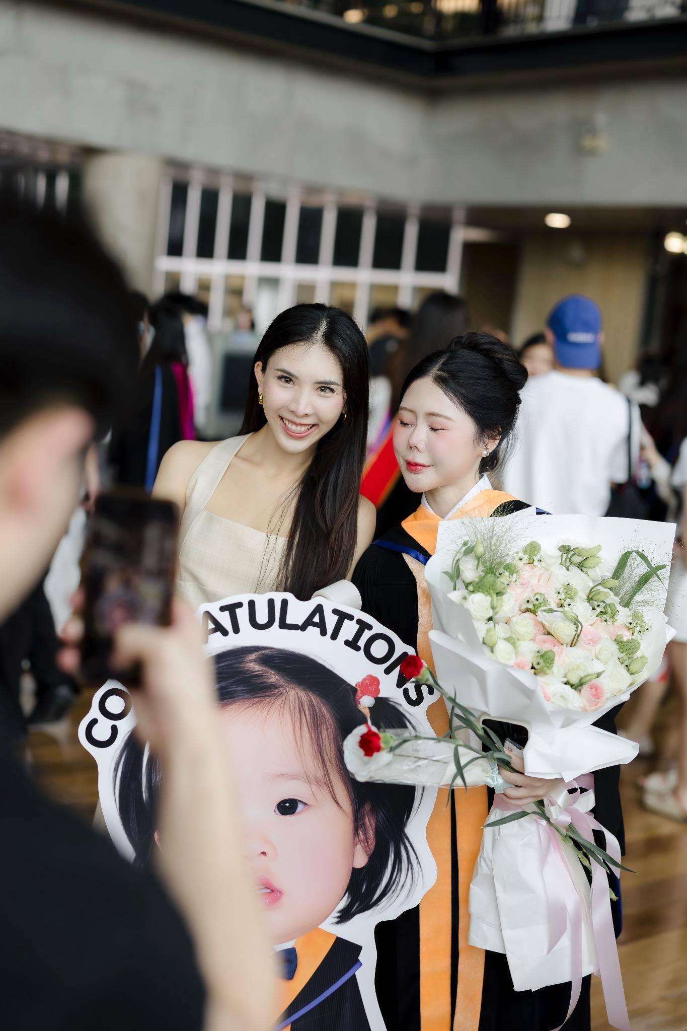 ผลงานรับปริญญา มหาวิทยาลัยมหิดล โดย ข้าวถ่ายรูปเป็น ภาพที่ 15