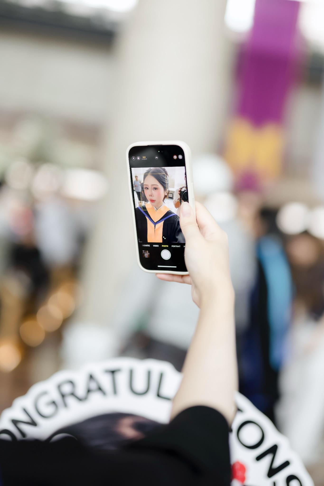 ผลงานรับปริญญา มหาวิทยาลัยมหิดล โดย ข้าวถ่ายรูปเป็น ภาพที่ 3