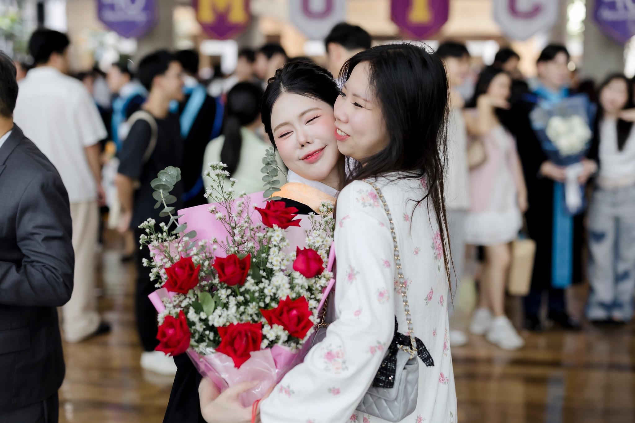 ผลงานรับปริญญา มหาวิทยาลัยมหิดล โดย ข้าวถ่ายรูปเป็น ภาพที่ 17