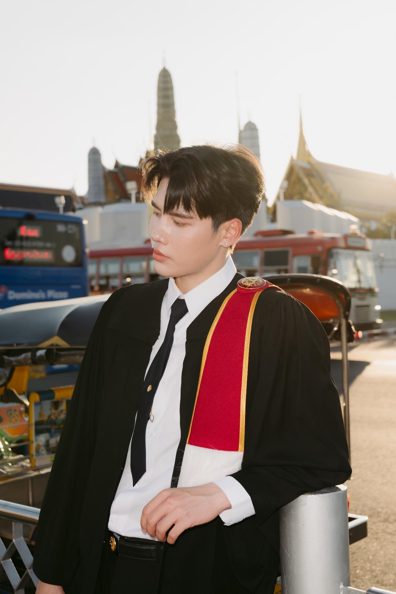 ผลงานรับปริญญา โดย AIY.YOURS ภาพที่ 1
