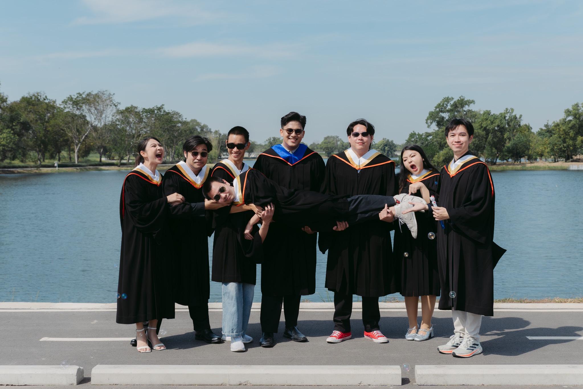 ผลงานรับปริญญา มหาวิทยาลัยกรุงเทพ โดย AIY.YOURS ภาพที่ 10