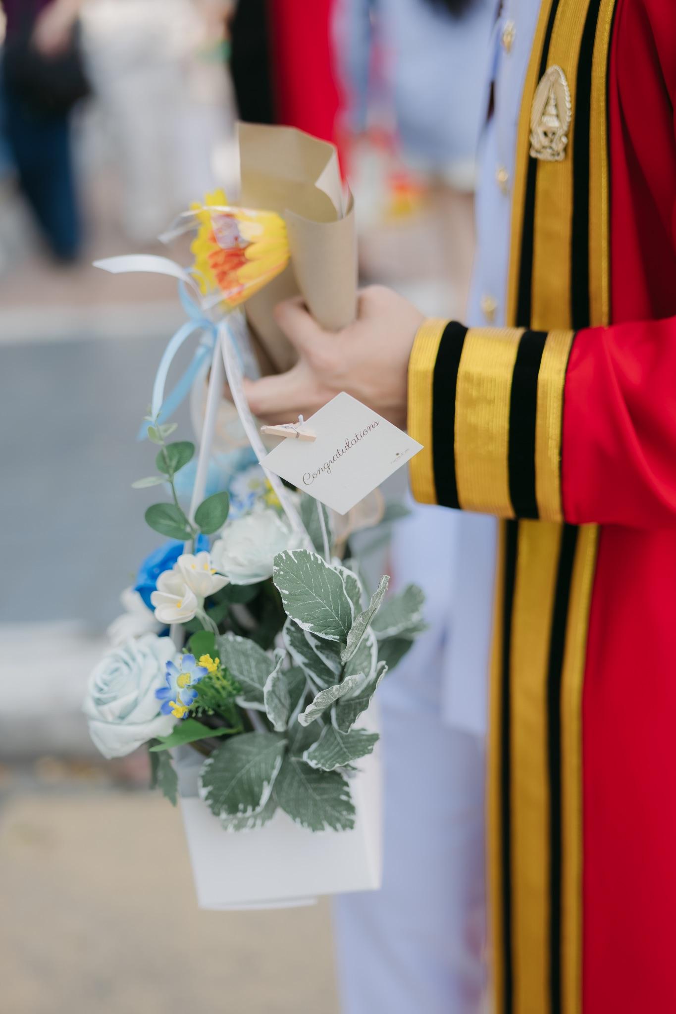 ผลงานรับปริญญา มหาวิทยาลัยรามคำแหง โดย AIY.YOURS ภาพที่ 2