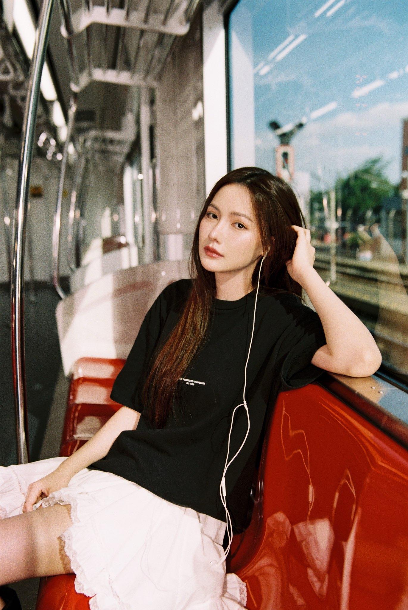 ผลงานรับปริญญา โดย AIY.YOURS ภาพที่ 1