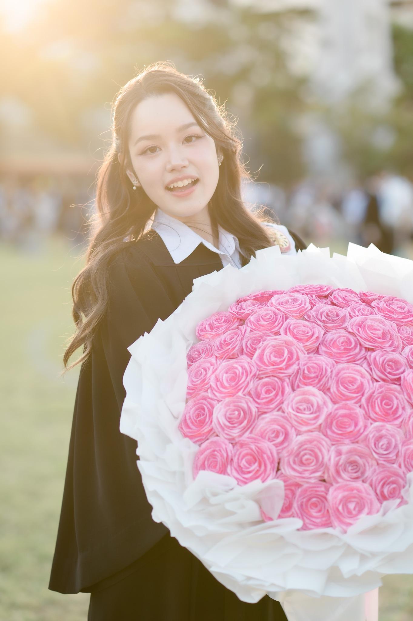 ผลงานรับปริญญา มหาวิทยาลัยธรรมศาสตร์ โดย KAPAE ภาพที่ 1