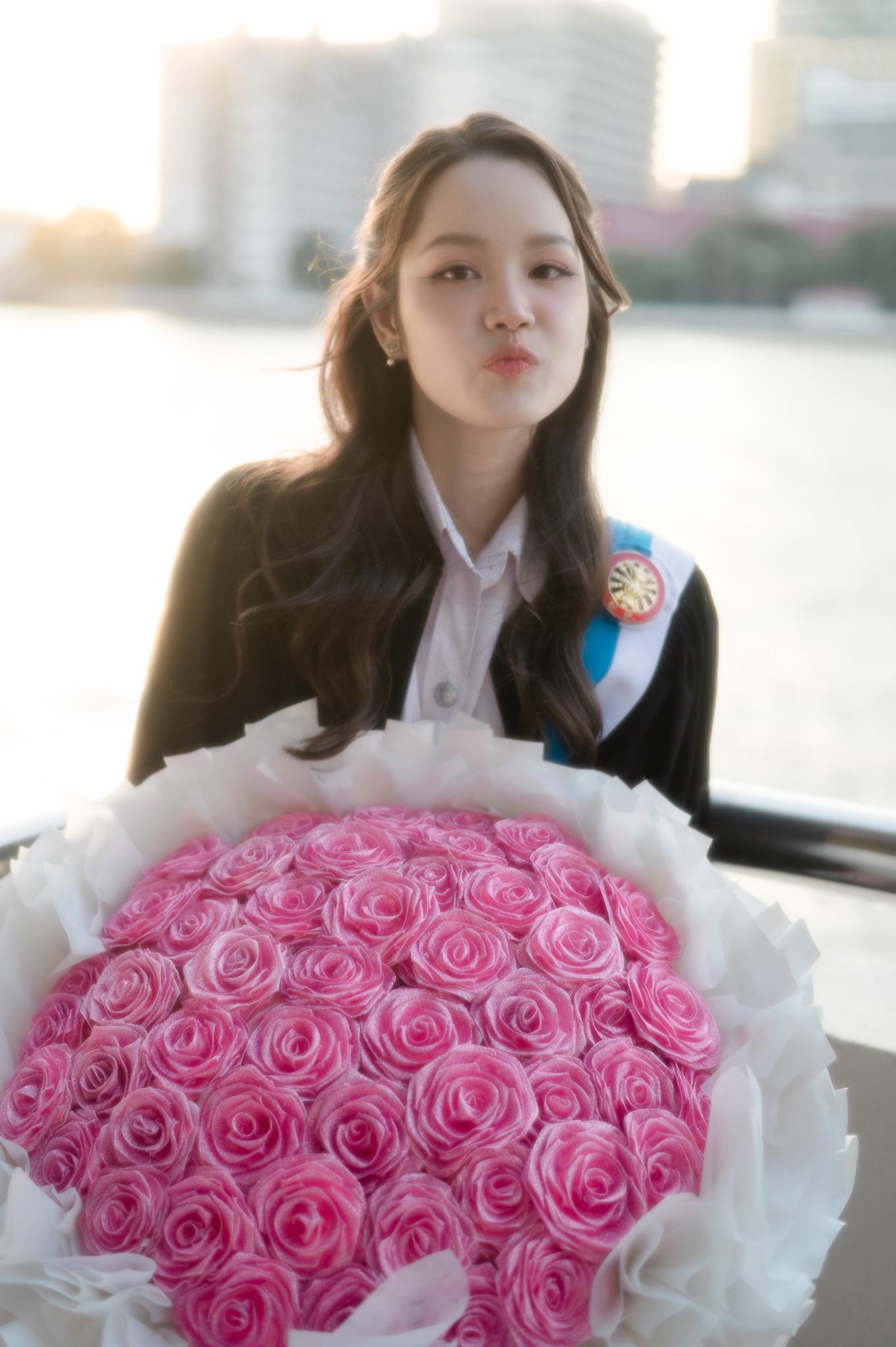 ผลงานรับปริญญา มหาวิทยาลัยธรรมศาสตร์ โดย KAPAE ภาพที่ 2
