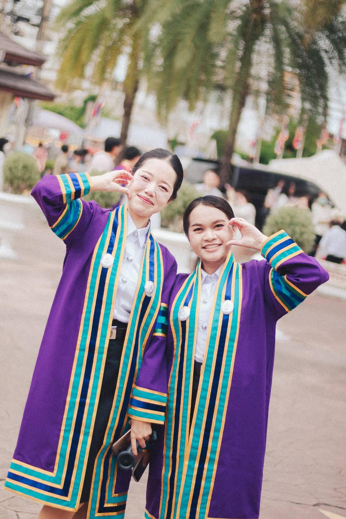 ผลงานรับปริญญา โดย Captured.in.themoment ภาพที่ 18