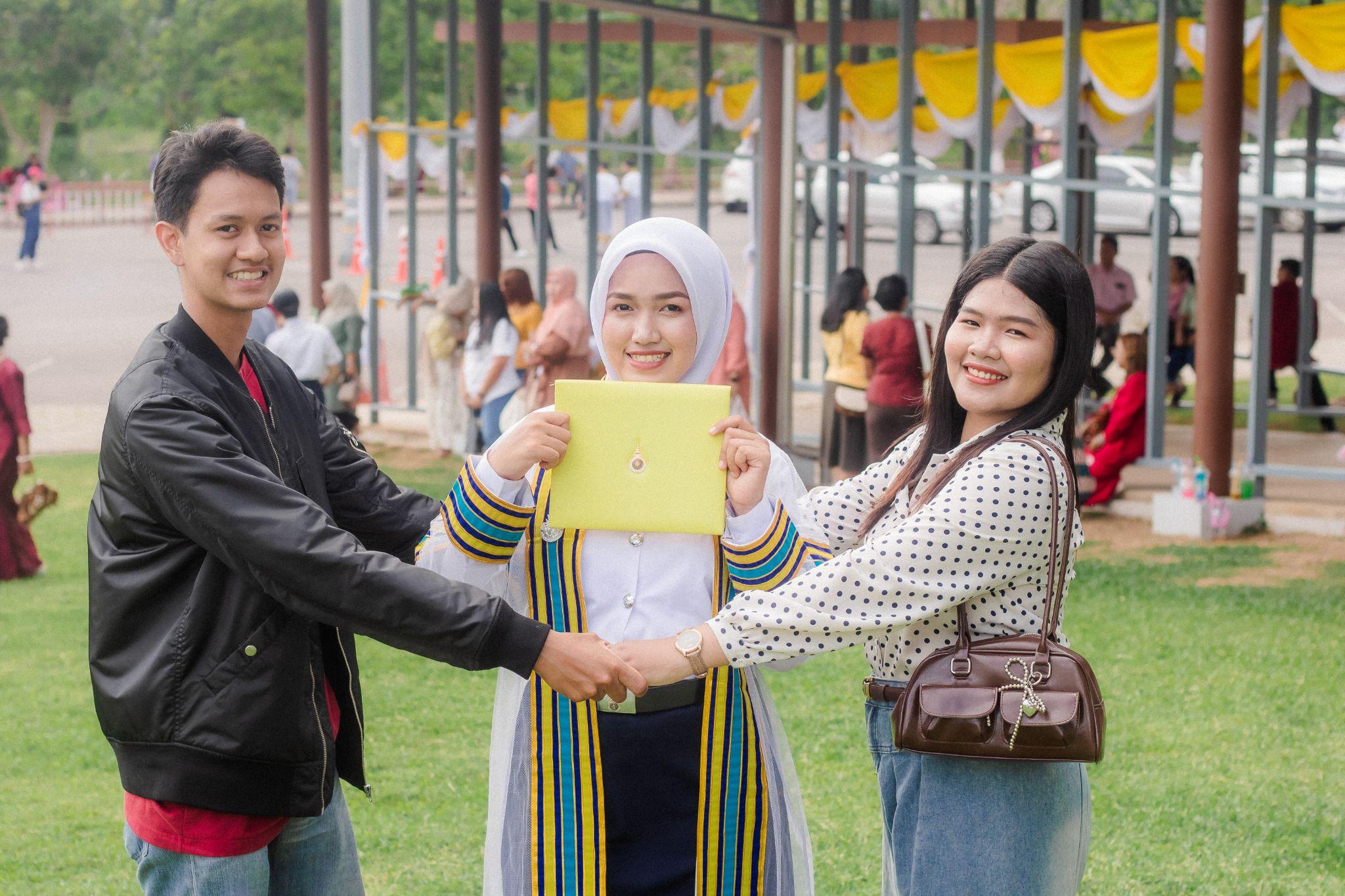 ผลงานรับปริญญา มหาวิทยาลัยเทคโนโลยีราชมงคลศรีวิชัย โดย Captured.in.themoment ภาพที่ 11