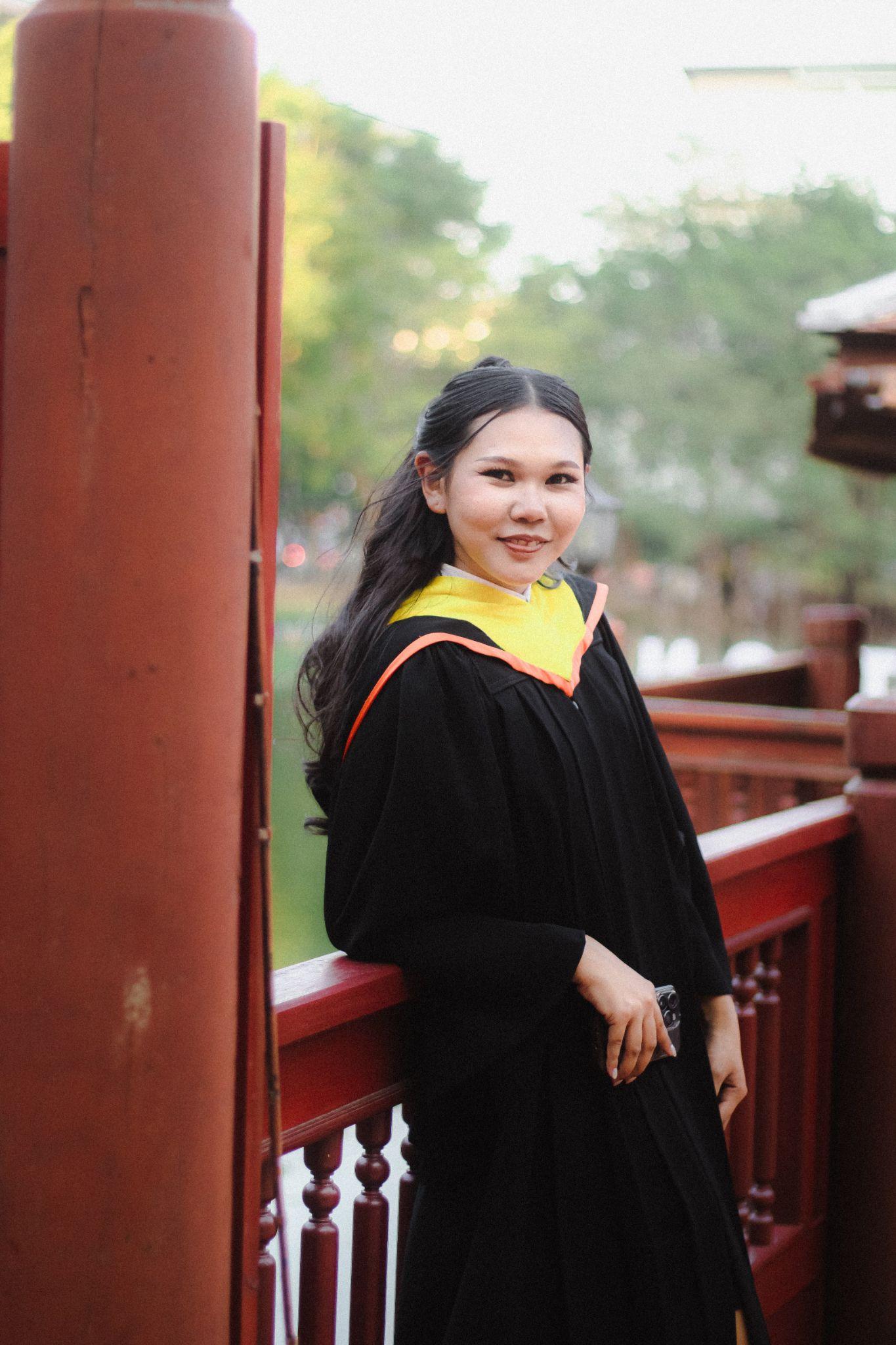 ผลงานรับปริญญา มหาวิทยาลัยกรุงเทพ โดย Captured.in.themoment ภาพที่ 13