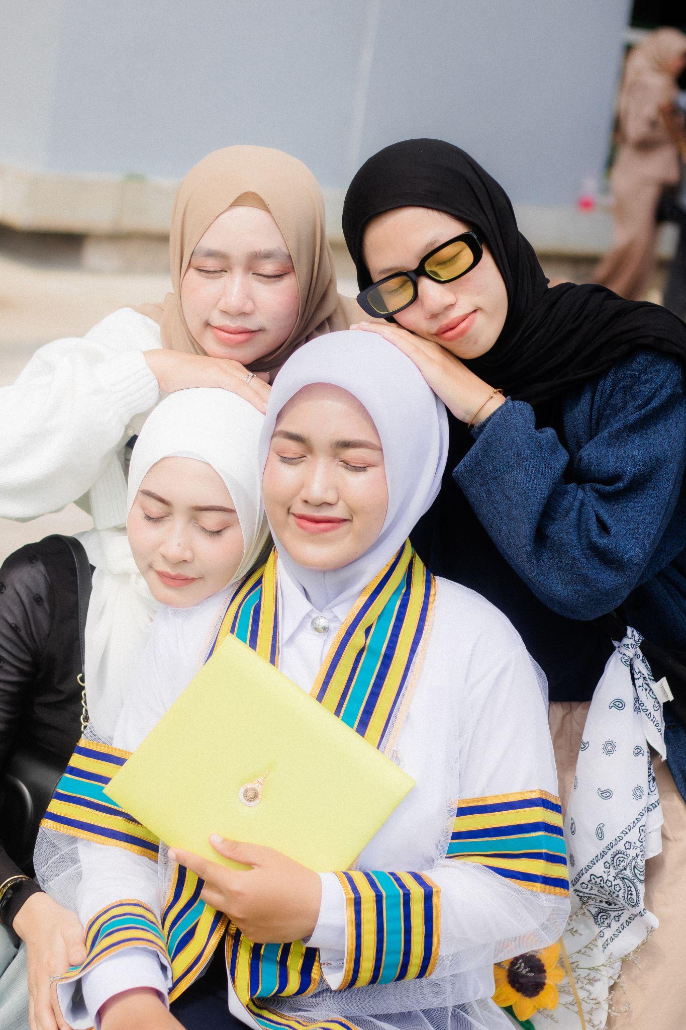 ผลงานรับปริญญา มหาวิทยาลัยเทคโนโลยีราชมงคลศรีวิชัย โดย Captured.in.themoment ภาพที่ 1