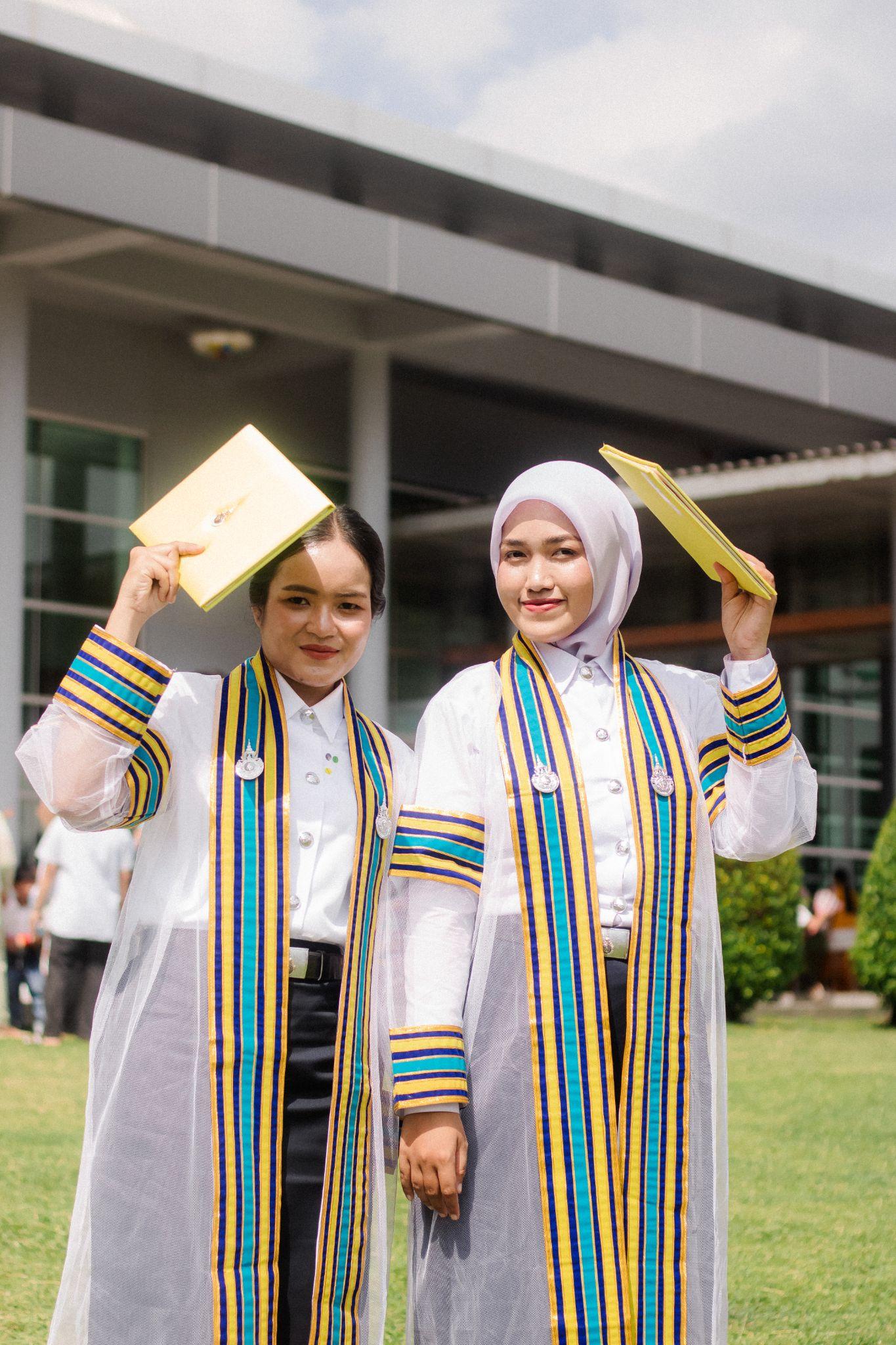 ผลงานรับปริญญา มหาวิทยาลัยเทคโนโลยีราชมงคลศรีวิชัย โดย Captured.in.themoment ภาพที่ 3