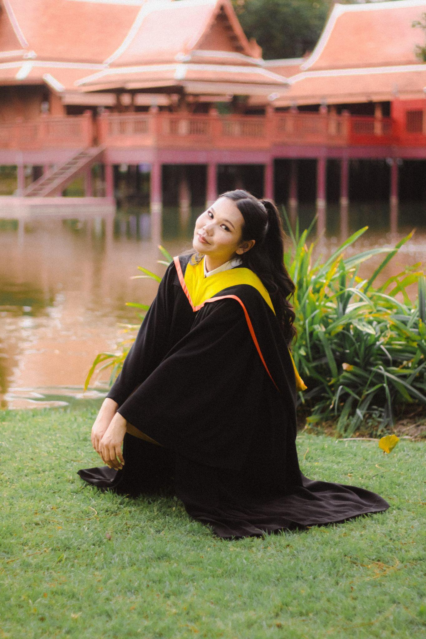 ผลงานรับปริญญา มหาวิทยาลัยกรุงเทพ โดย Captured.in.themoment ภาพที่ 2