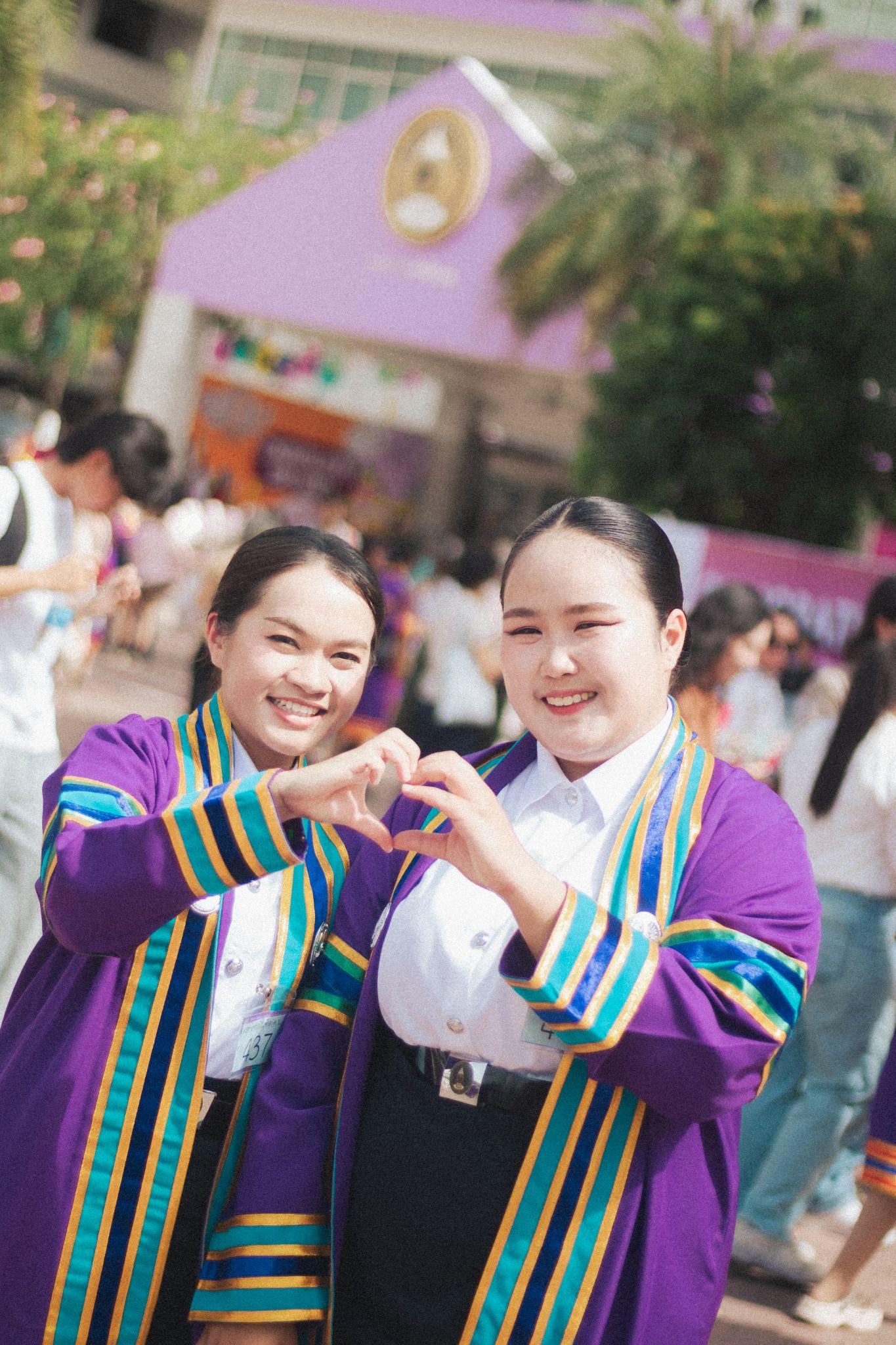 ผลงานรับปริญญา โดย Captured.in.themoment ภาพที่ 14
