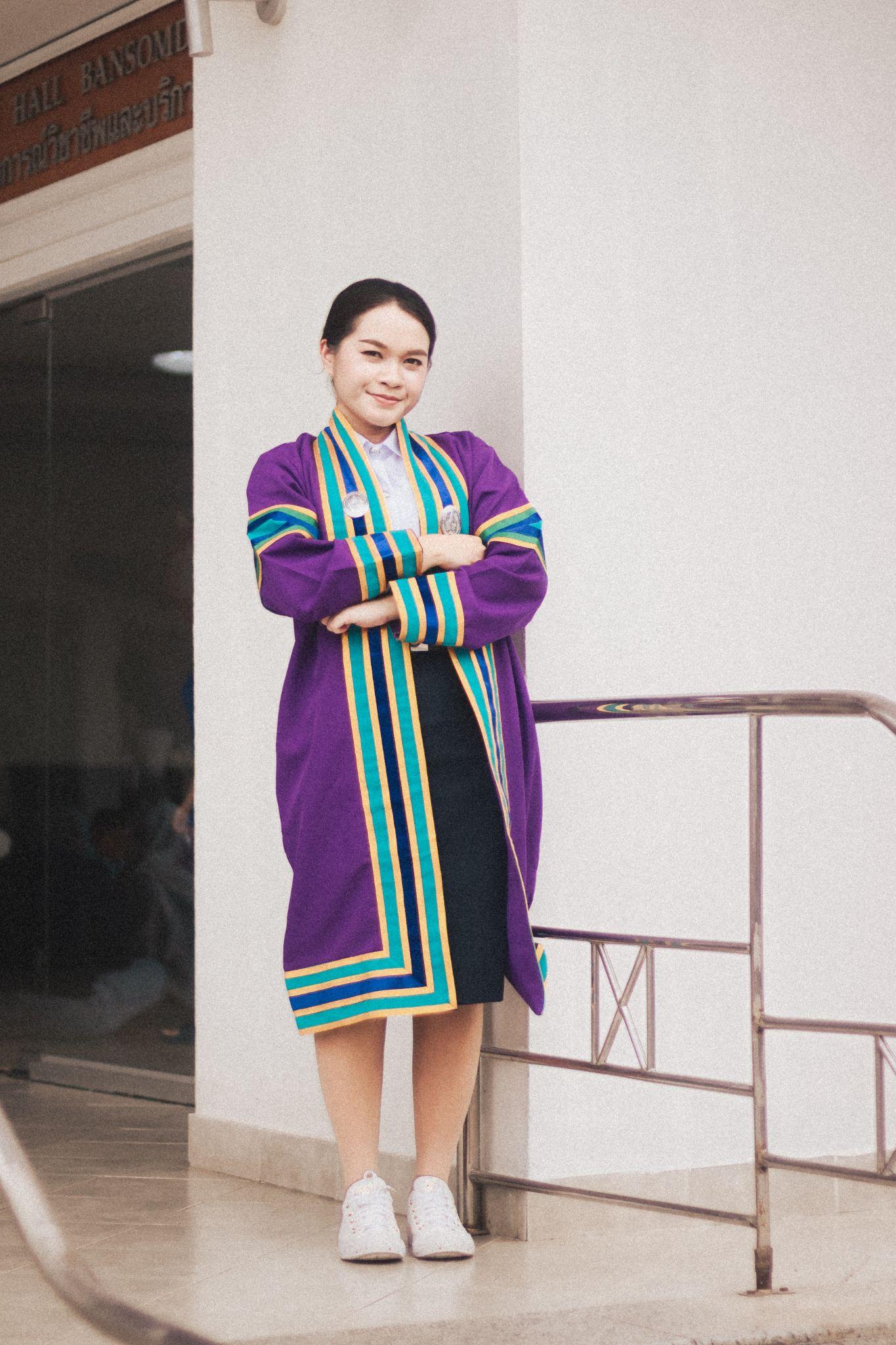 ผลงานรับปริญญา โดย Captured.in.themoment ภาพที่ 3
