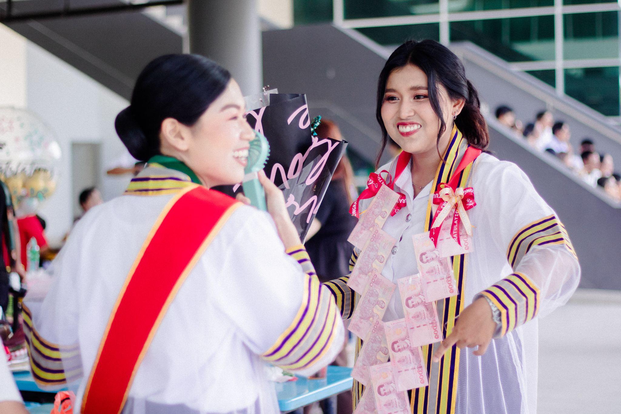 ผลงานรับปริญญา มหาวิทยาลัยเทคโนโลยีราชมงคลศรีวิชัย โดย Captured.in.themoment ภาพที่ 15