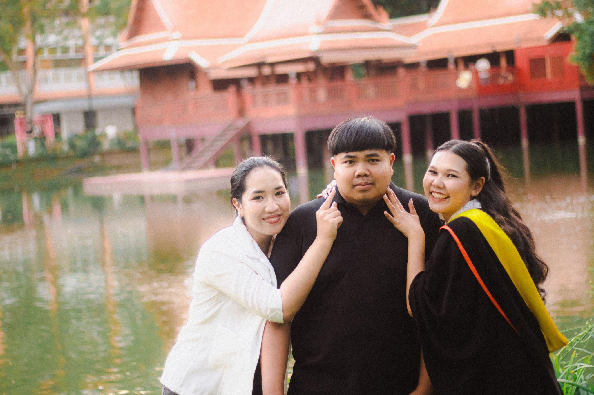 ผลงานรับปริญญา มหาวิทยาลัยกรุงเทพ โดย Captured.in.themoment ภาพที่ 8