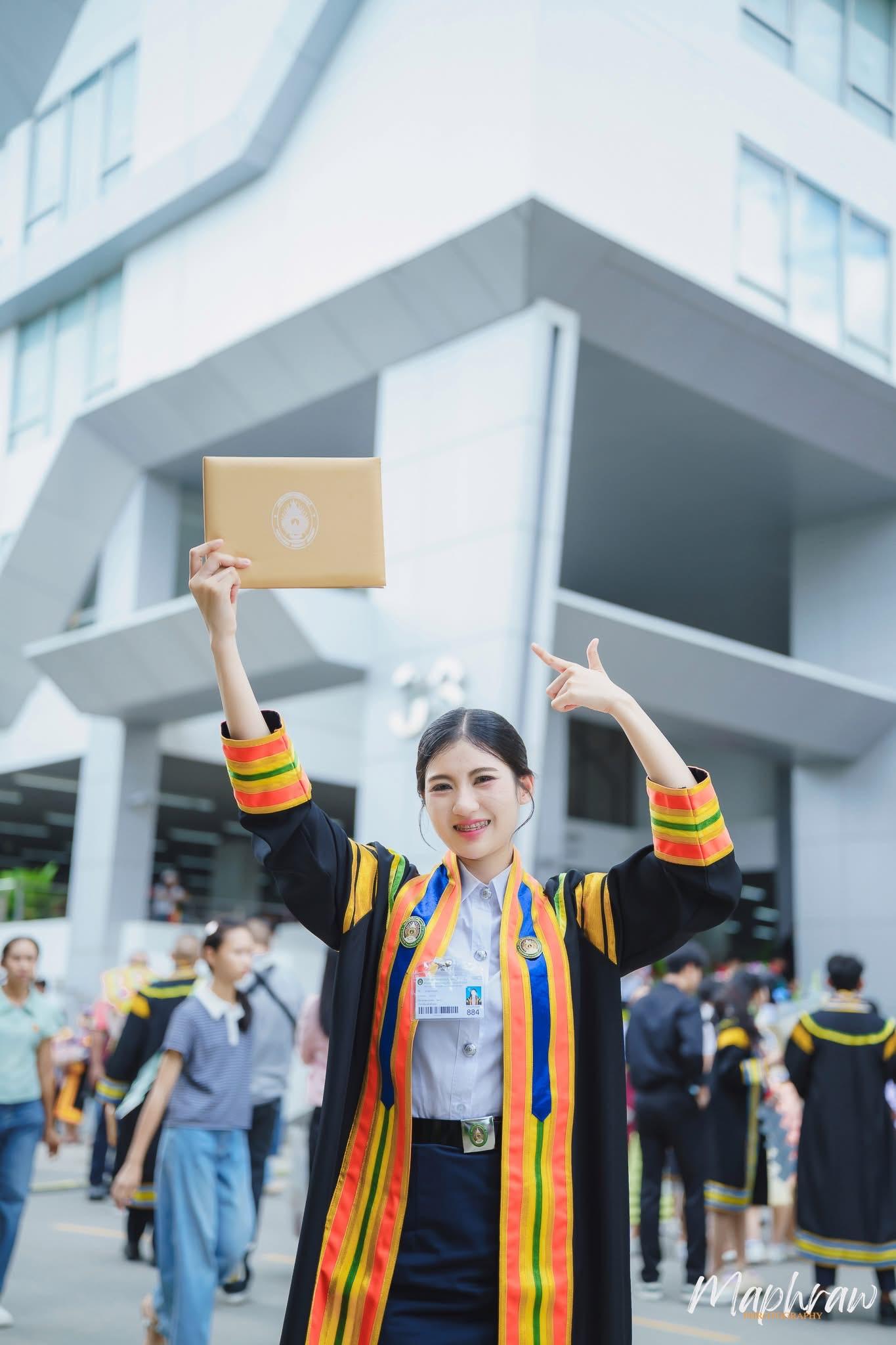 ผลงานรับปริญญา มหาวิทยาลัยราชภัฏเพชรบุรี โดย MaPhraw.Gallery ภาพที่ 3