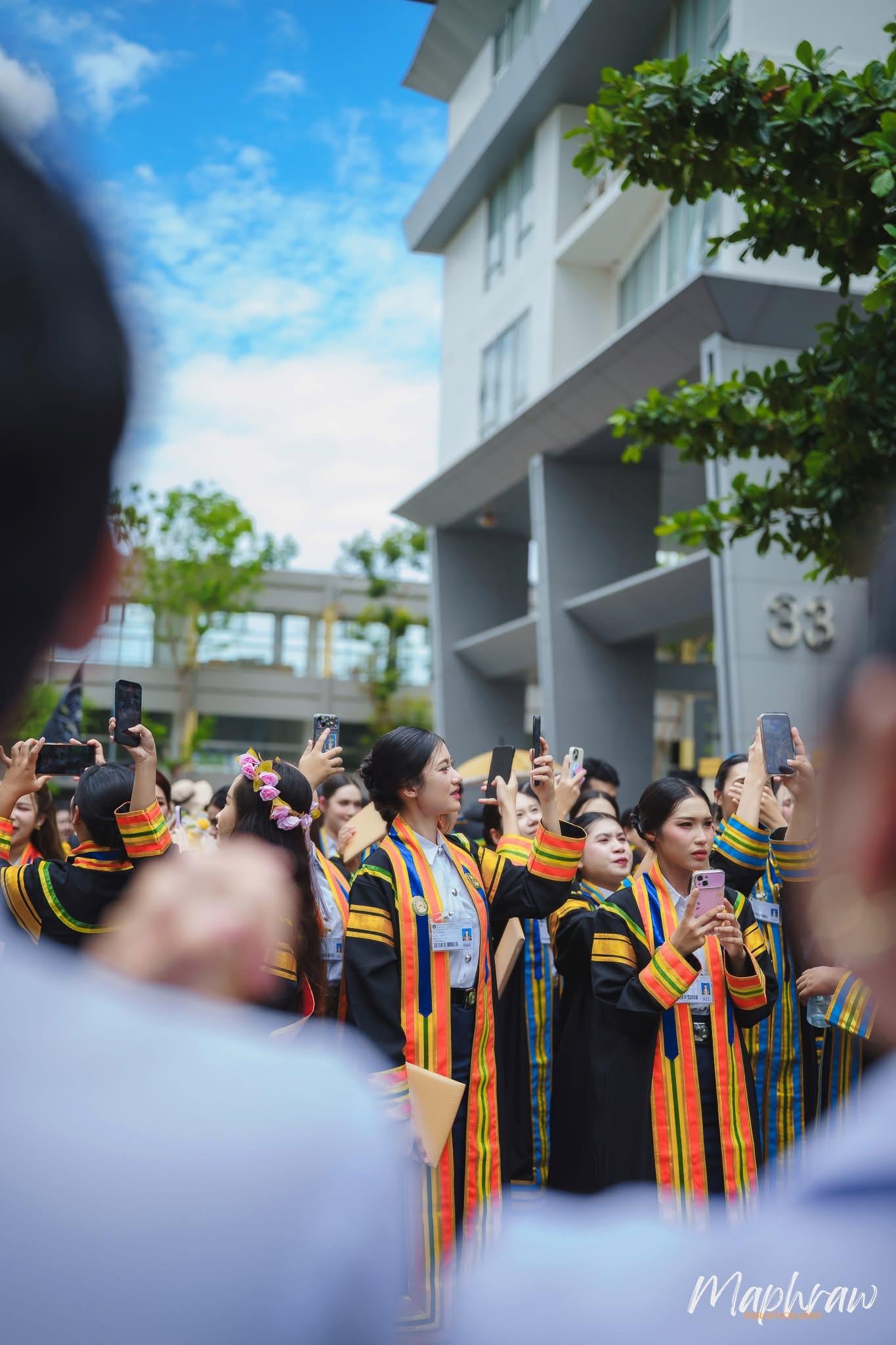 ผลงานรับปริญญา มหาวิทยาลัยราชภัฏเพชรบุรี โดย MaPhraw.Gallery ภาพที่ 1
