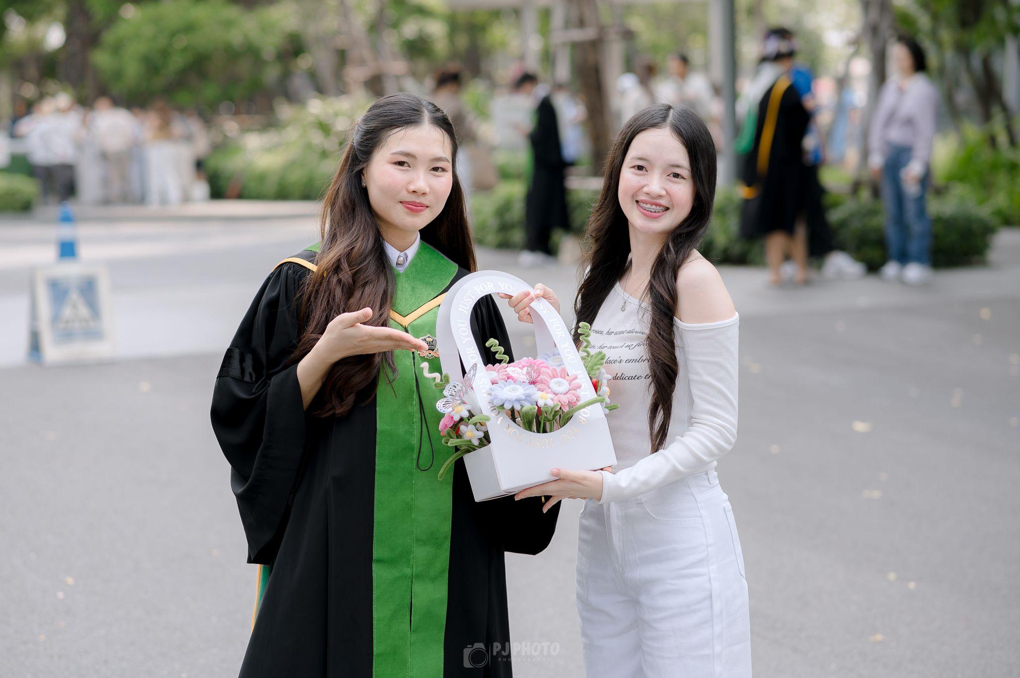 ผลงานรับปริญญา สถาบันการจัดการปัญญาภิวัฒน์ โดย PJ PHOTO ภาพที่ 1