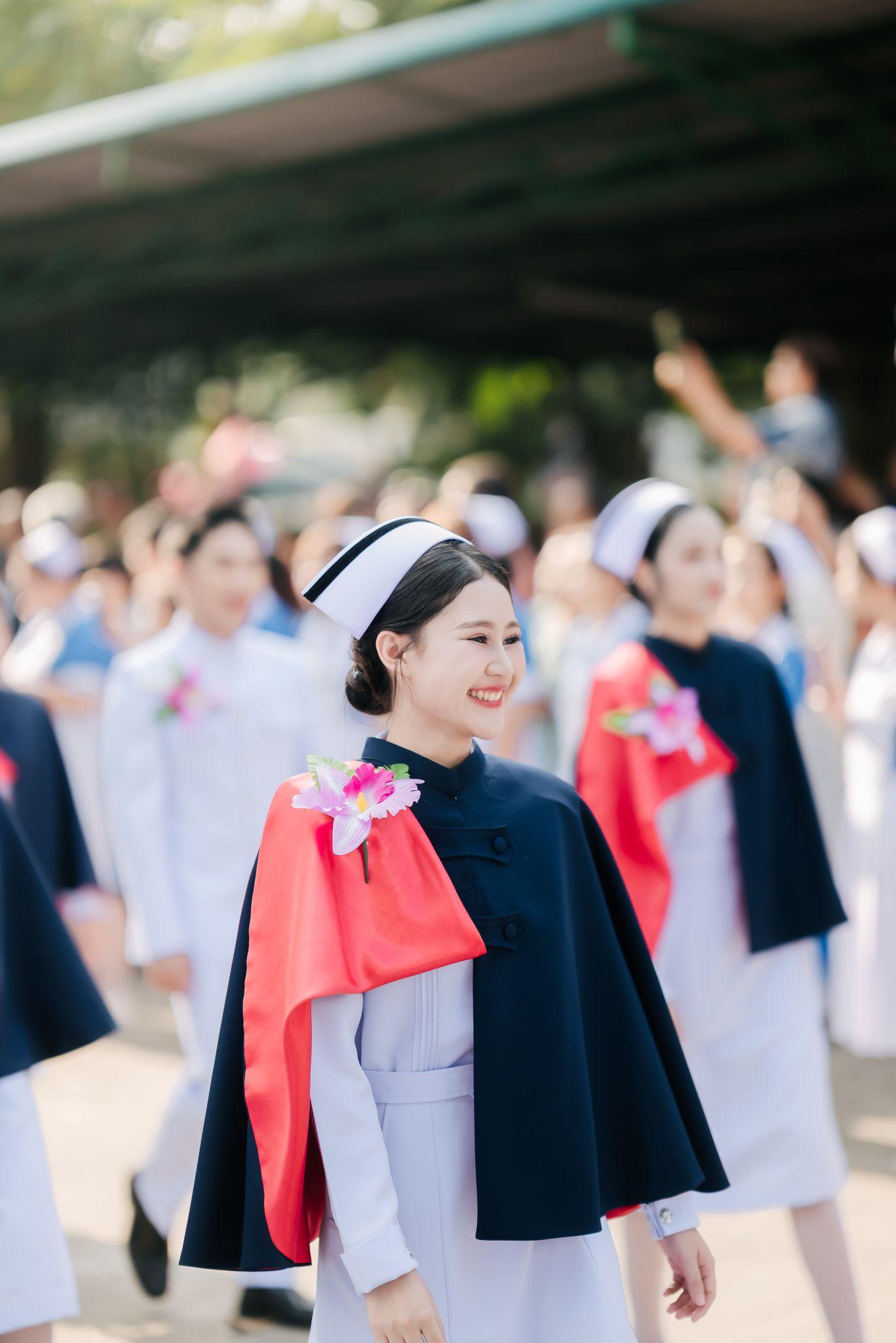 ผลงานรับปริญญา สถาบันพระบรมราชชนก โดย 28September ภาพที่ 10