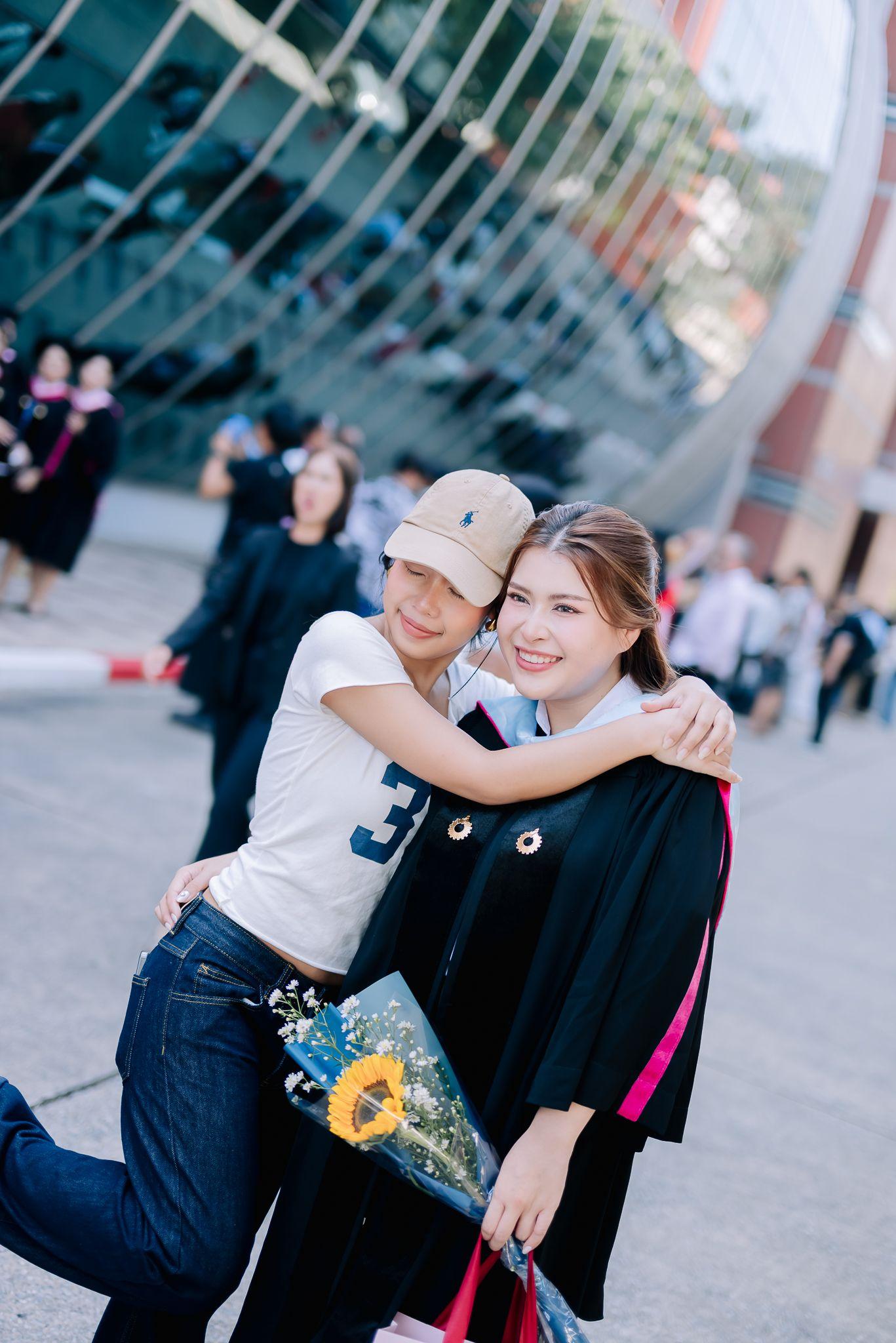 ผลงานรับปริญญา มหาวิทยาลัยรังสิต โดย 28September ภาพที่ 18