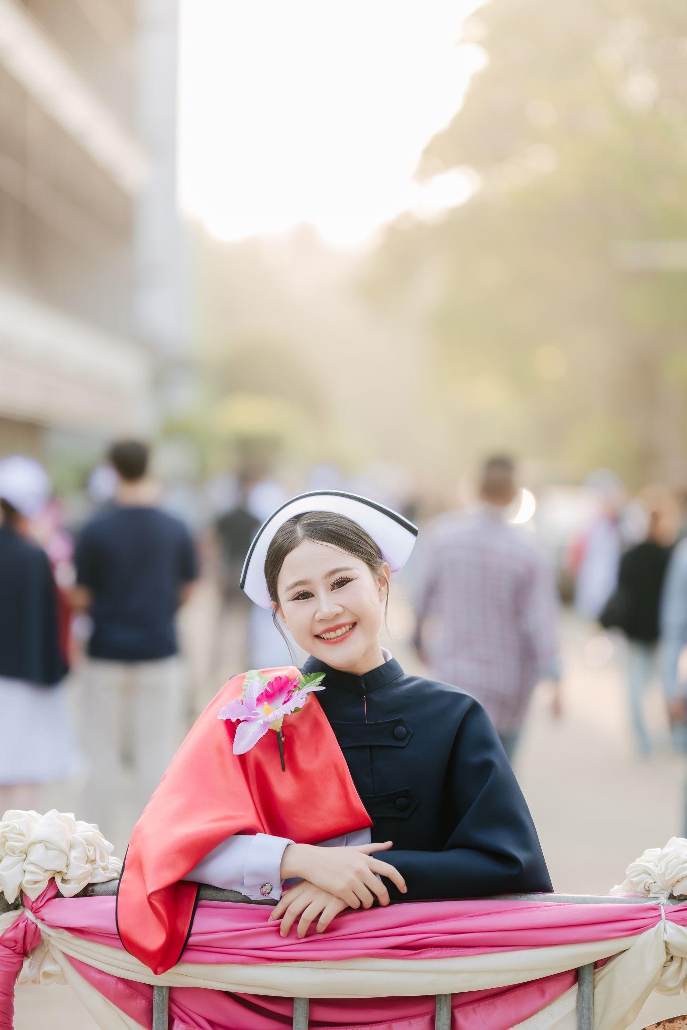 ผลงานรับปริญญา สถาบันพระบรมราชชนก โดย 28September ภาพที่ 1