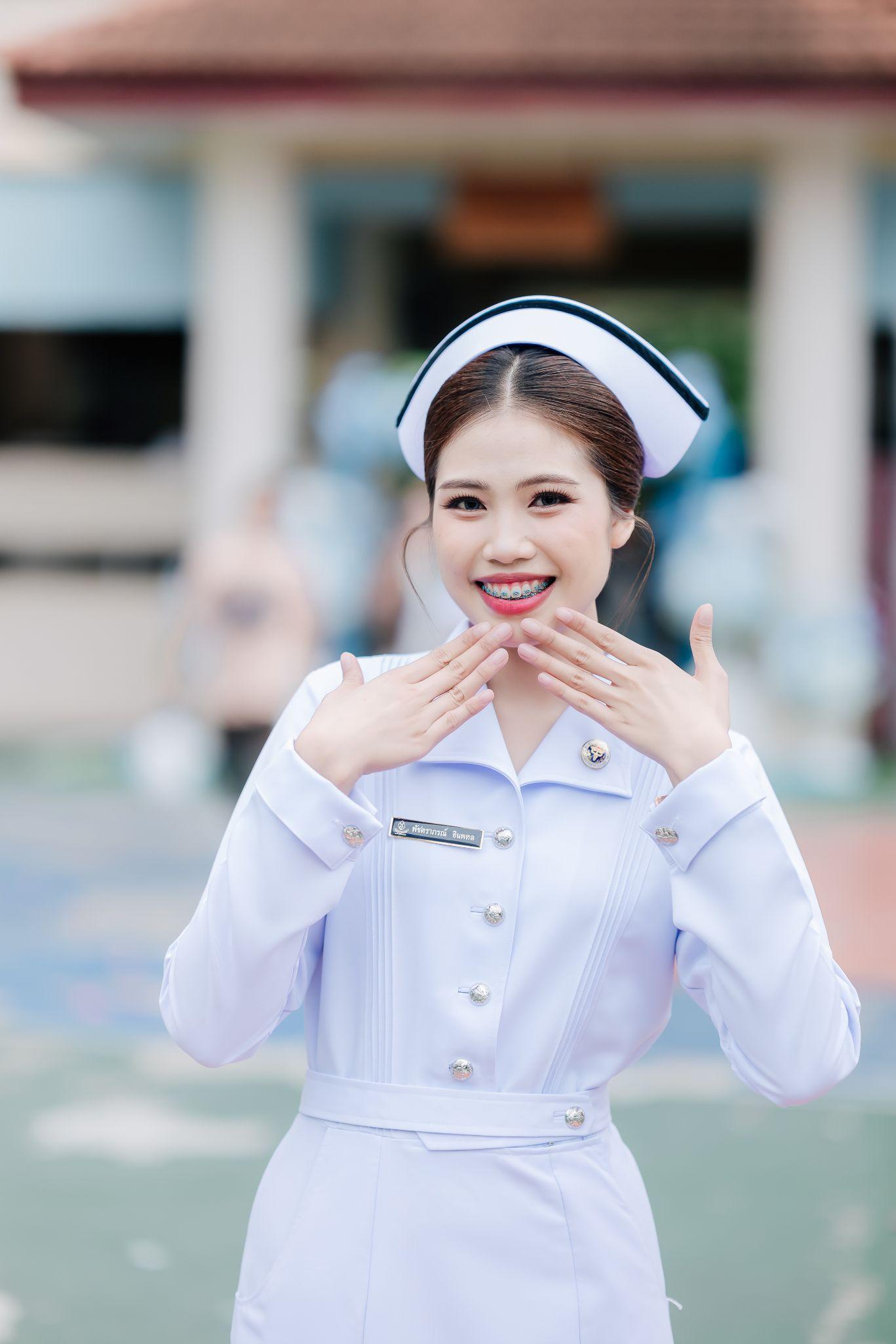 ผลงานรับปริญญา สถาบันพระบรมราชชนก โดย 28September ภาพที่ 13