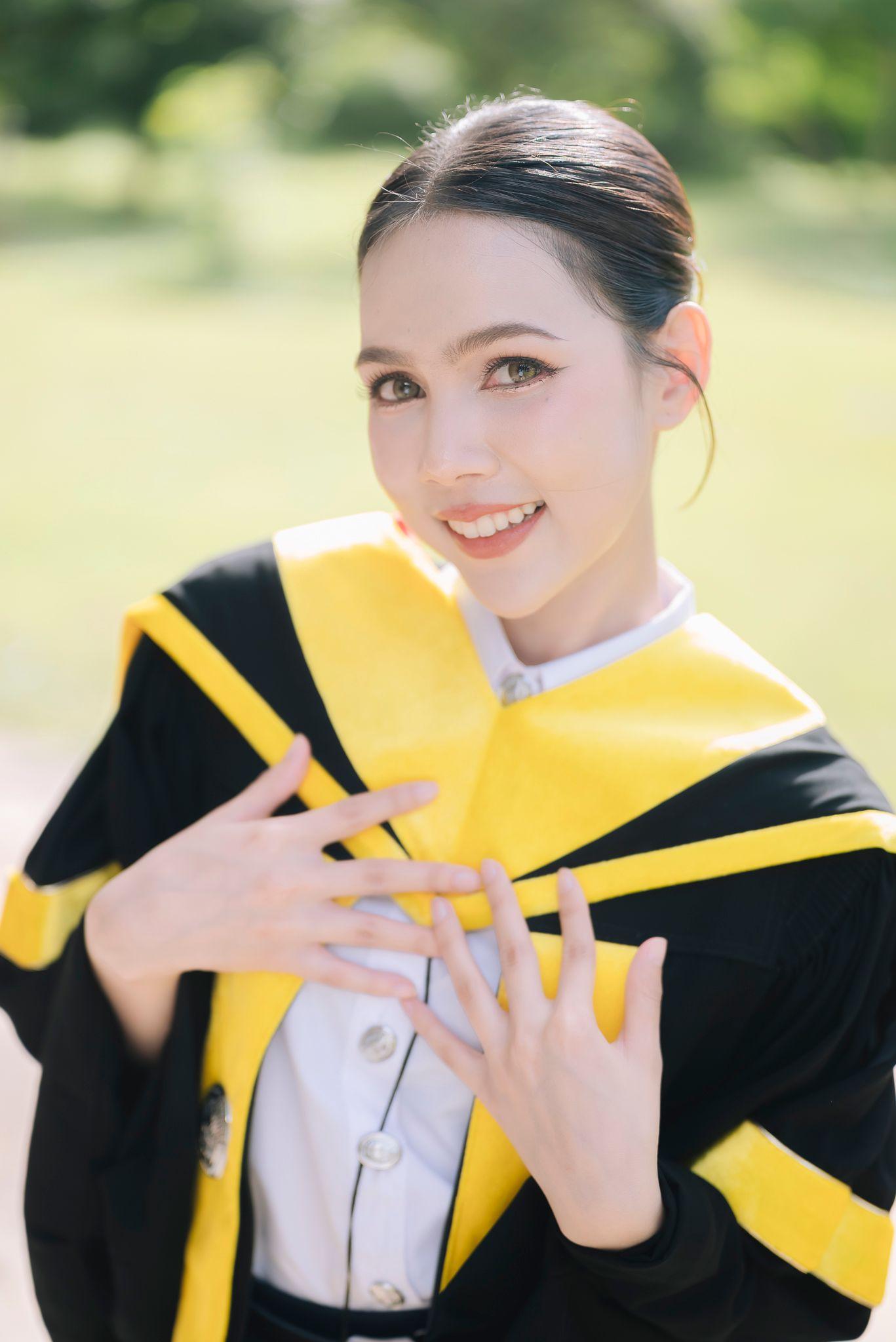 ผลงานรับปริญญา โดย 28September ภาพที่ 2