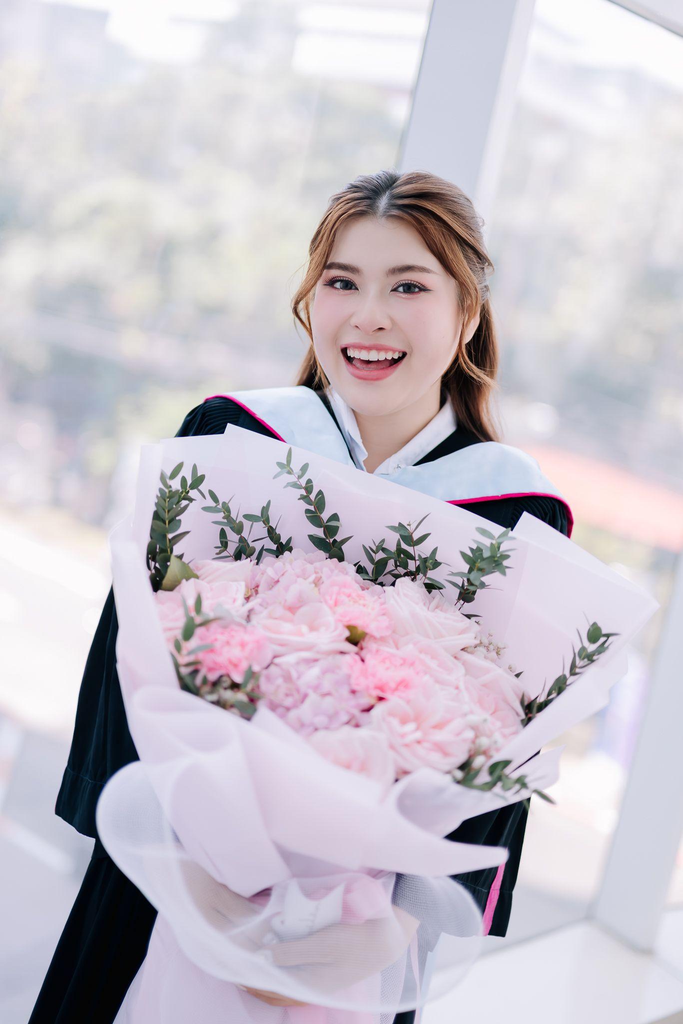 ผลงานรับปริญญา มหาวิทยาลัยรังสิต โดย 28September ภาพที่ 9