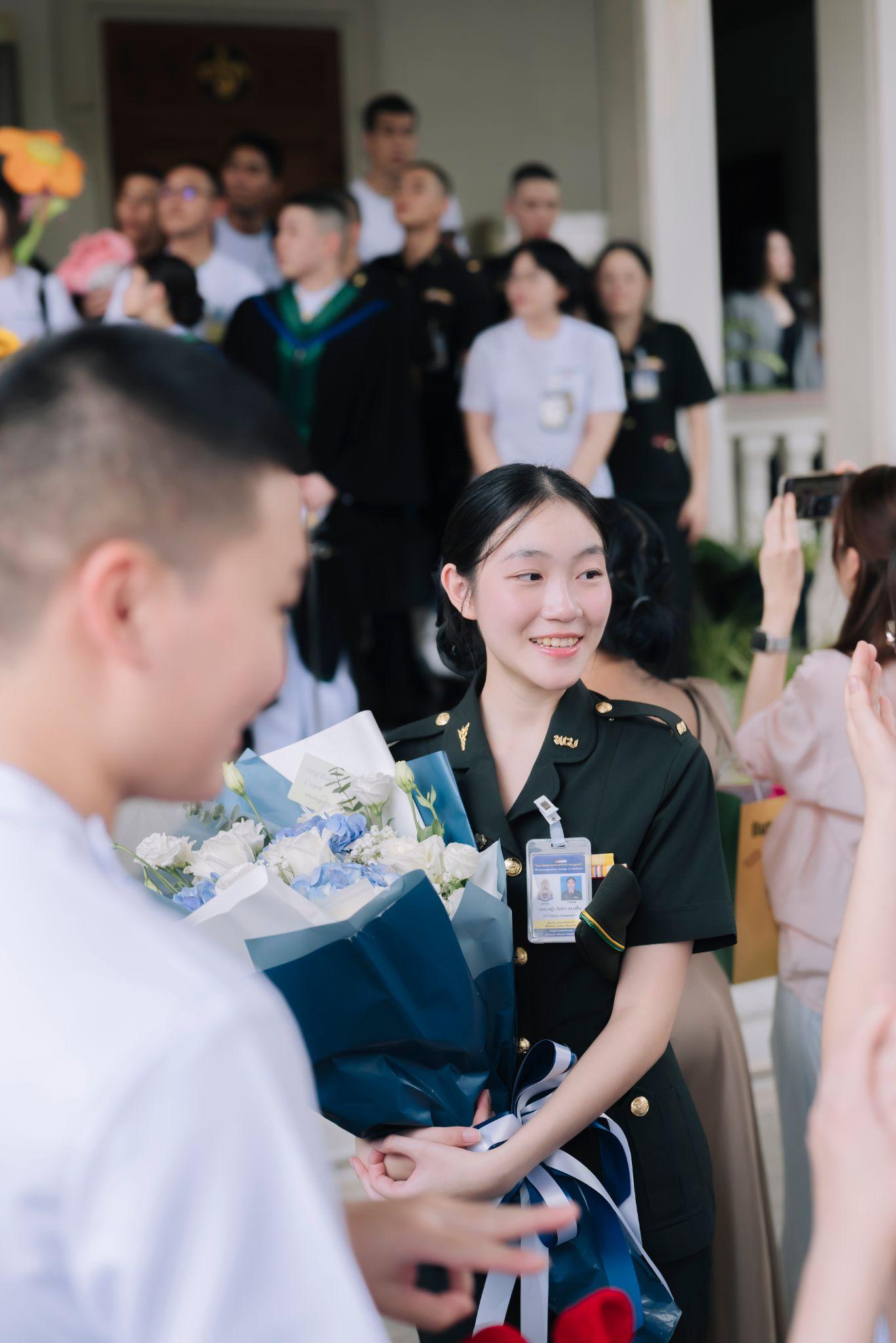 ผลงานรับปริญญา วิทยาลัยแพทยศาสตร์พระมงกุฎเกล้า โดย 28September ภาพที่ 5