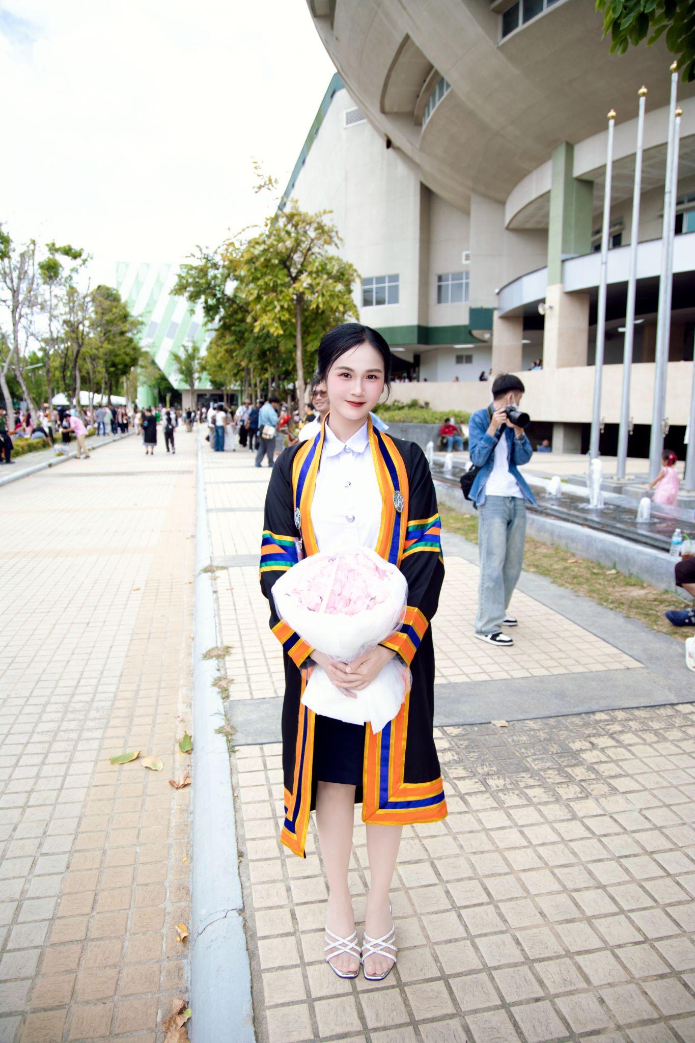 ผลงานรับปริญญา มหาวิทยาลัยราชภัฏนครปฐม โดย pw_lenses ภาพที่ 7