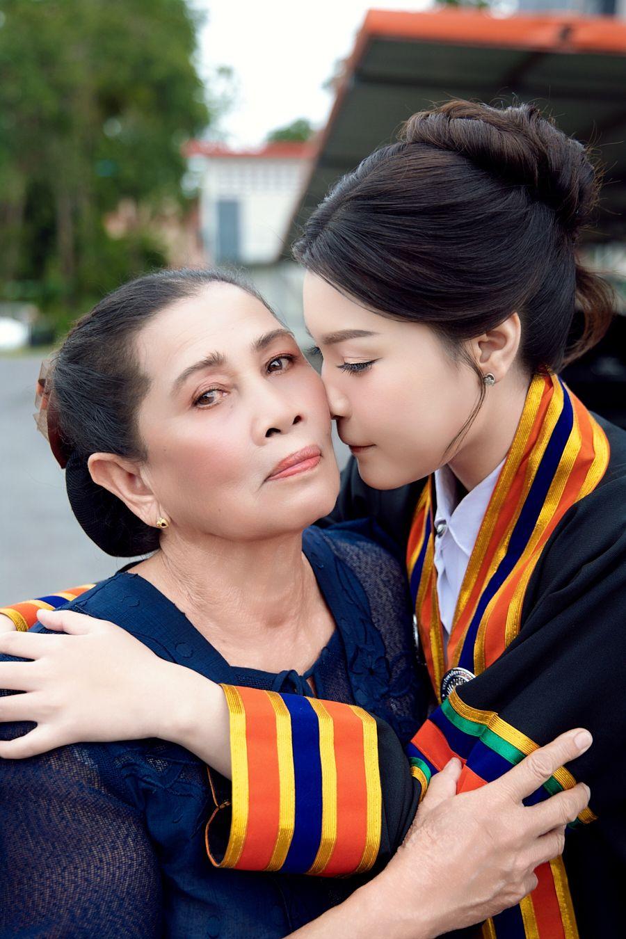 ผลงานรับปริญญา มหาวิทยาลัยราชภัฏกาญจนบุรี โดย pw_lenses ภาพที่ 16