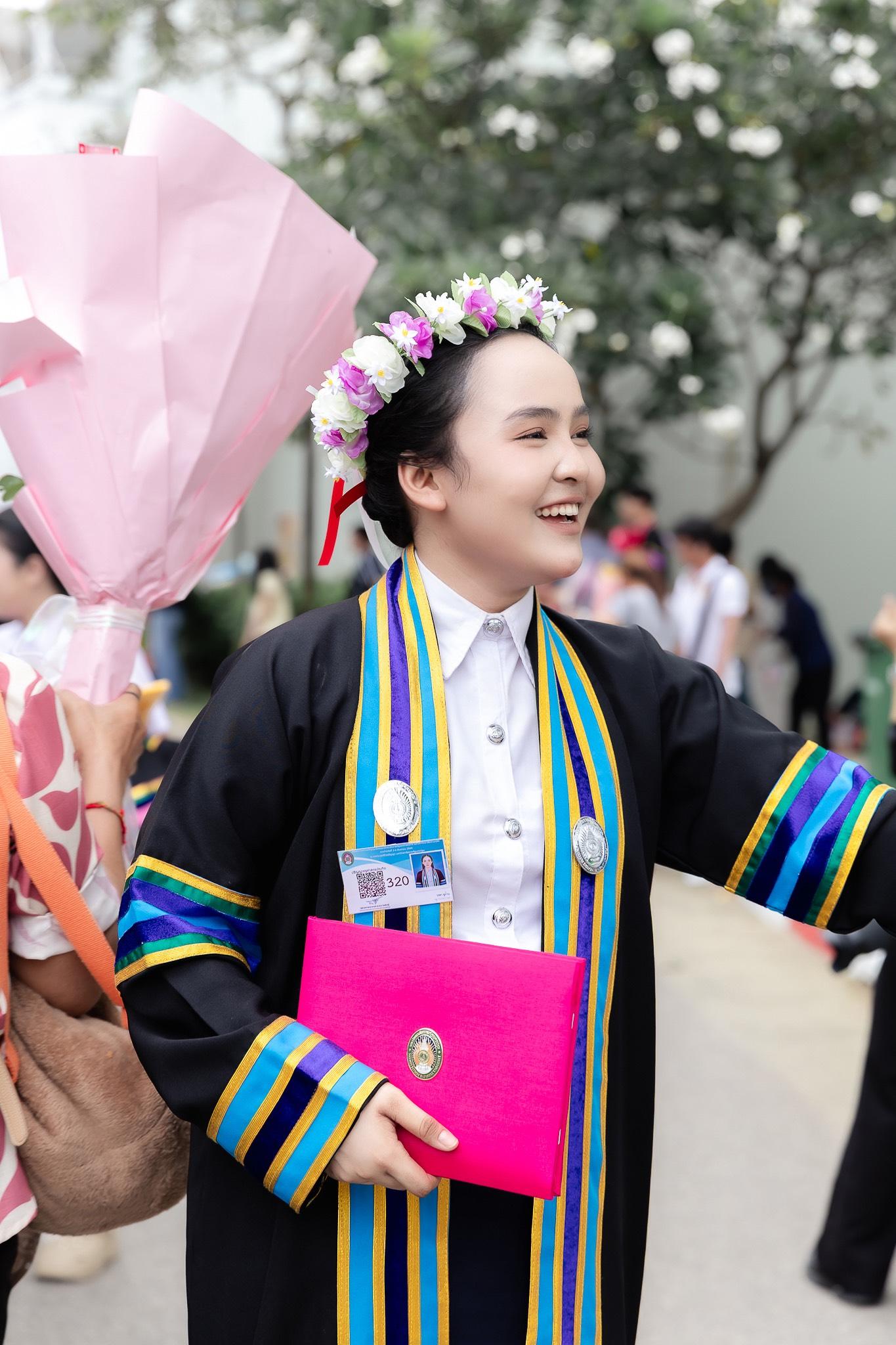 ผลงานรับปริญญา มหาวิทยาลัยราชภัฏนครปฐม โดย ราเชน อย่ารู้มากโฟโต้ ภาพที่ 7