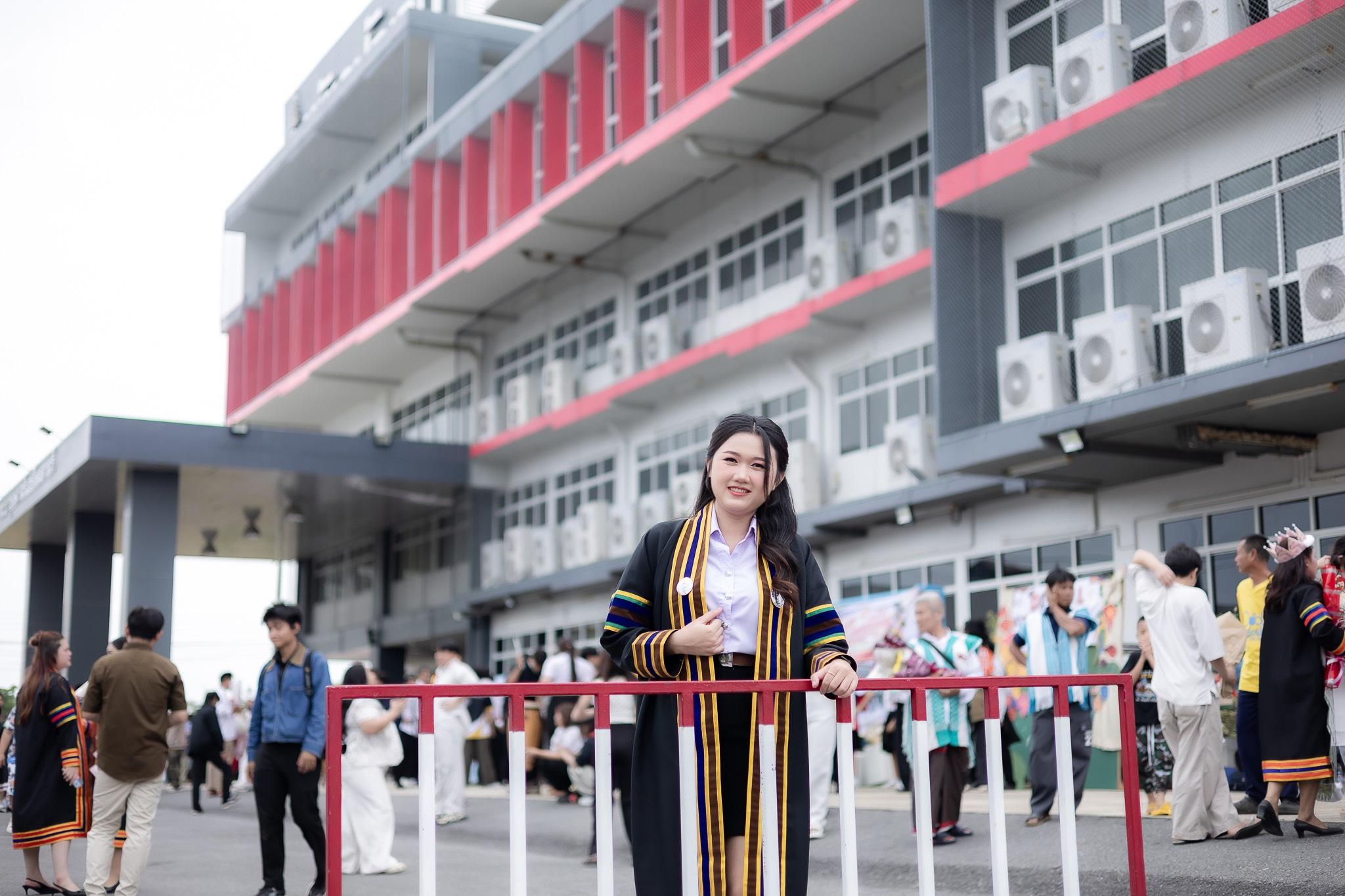 ผลงานรับปริญญา มหาวิทยาลัยราชภัฏกาญจนบุรี โดย ราเชน อย่ารู้มากโฟโต้ ภาพที่ 15