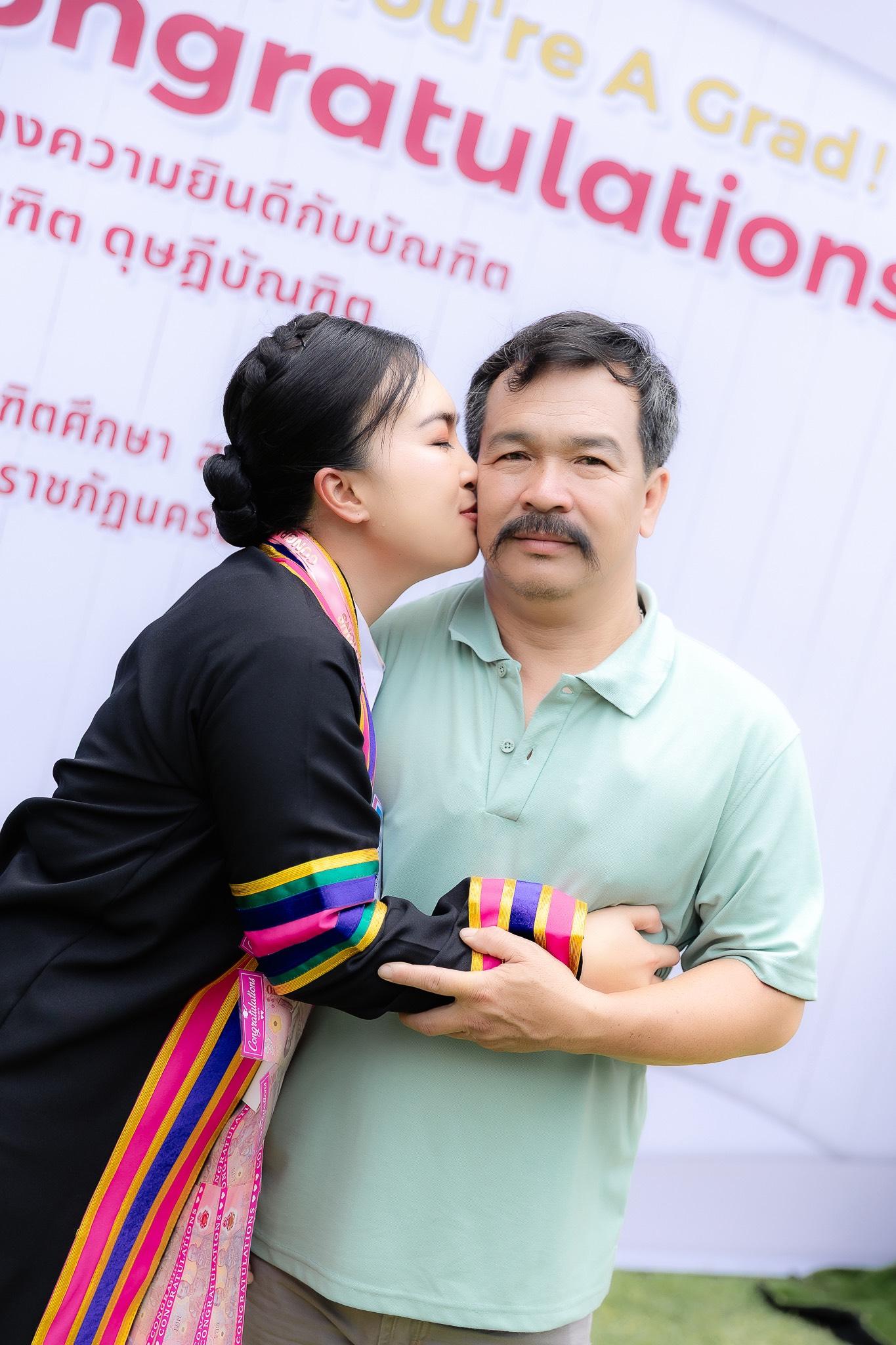 ผลงานรับปริญญา มหาวิทยาลัยราชภัฏนครปฐม โดย ราเชน อย่ารู้มากโฟโต้ ภาพที่ 18