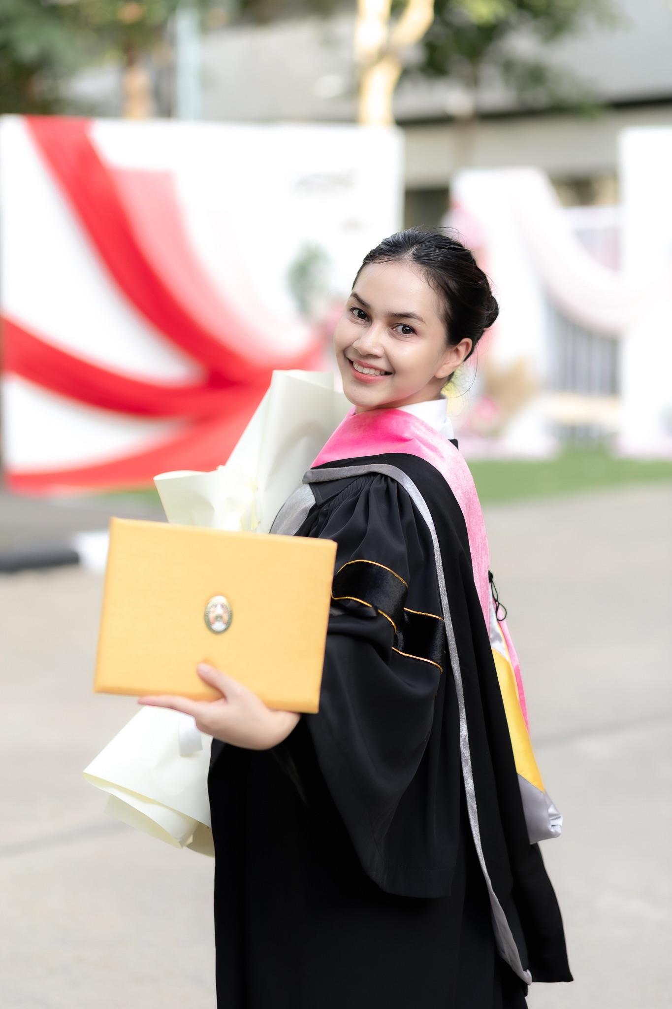 ผลงานรับปริญญา มหาวิทยาลัยราชภัฏนครปฐม โดย ราเชน อย่ารู้มากโฟโต้ ภาพที่ 13