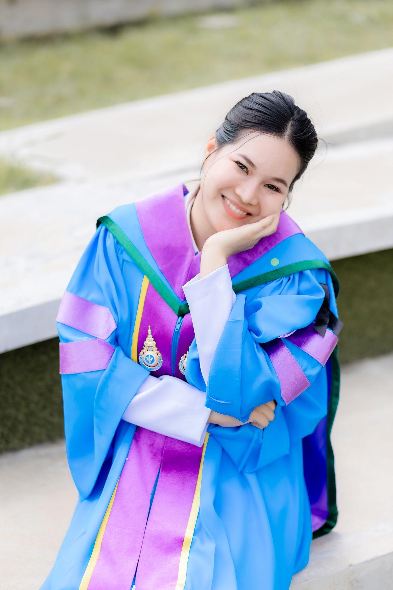 ผลงานรับปริญญา มหาวิทยาลัยธรรมศาสตร์ โดย ราเชน อย่ารู้มากโฟโต้ ภาพที่ 17