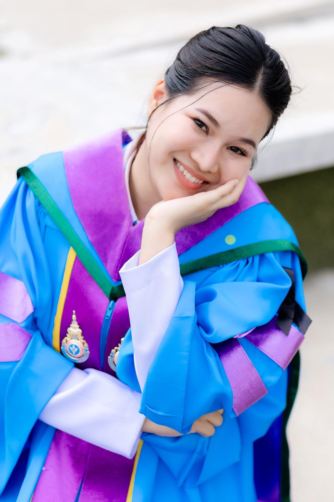 ผลงานรับปริญญา มหาวิทยาลัยธรรมศาสตร์ โดย ราเชน อย่ารู้มากโฟโต้ ภาพที่ 18