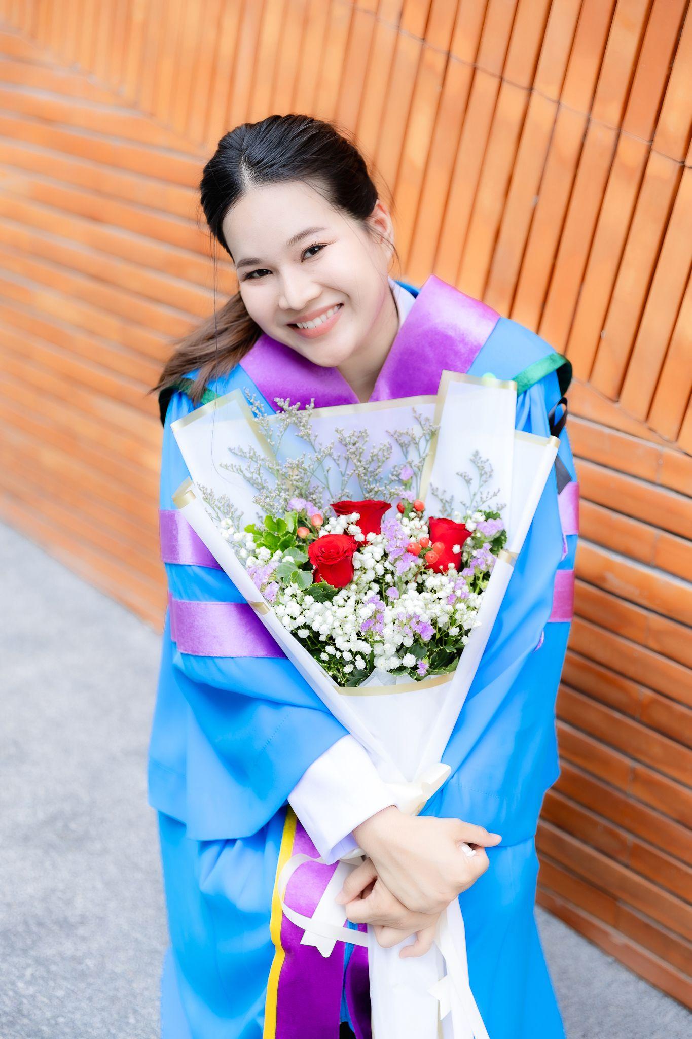 ผลงานรับปริญญา โดย ราเชน อย่ารู้มากโฟโต้ ภาพที่ 1