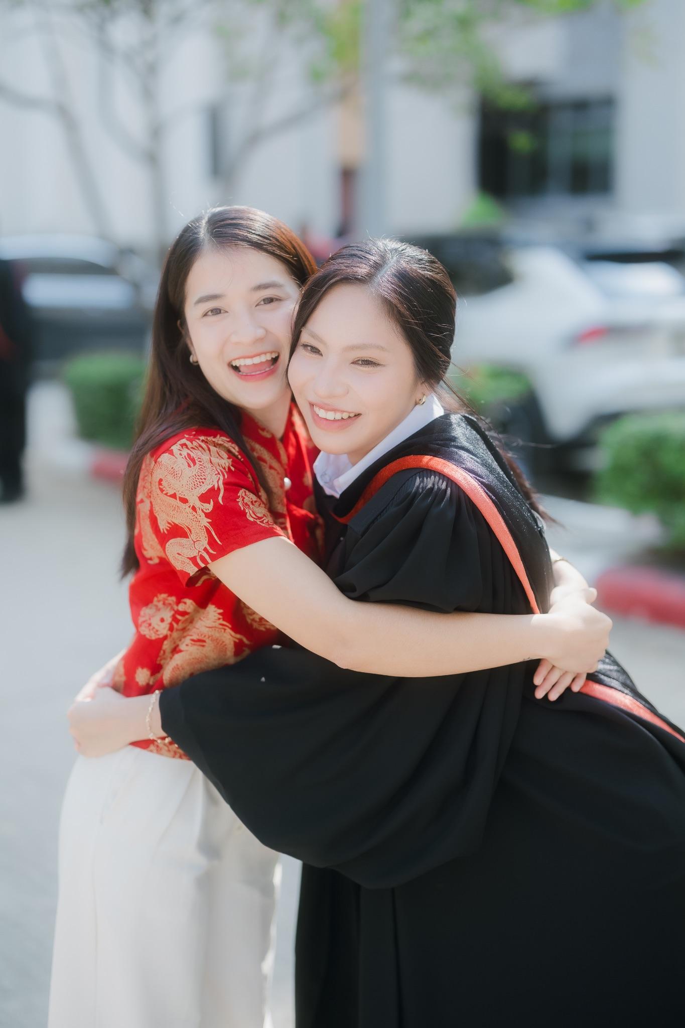 ผลงานรับปริญญา มหาวิทยาลัยศิลปากร โดย SRKob photographer ภาพที่ 16