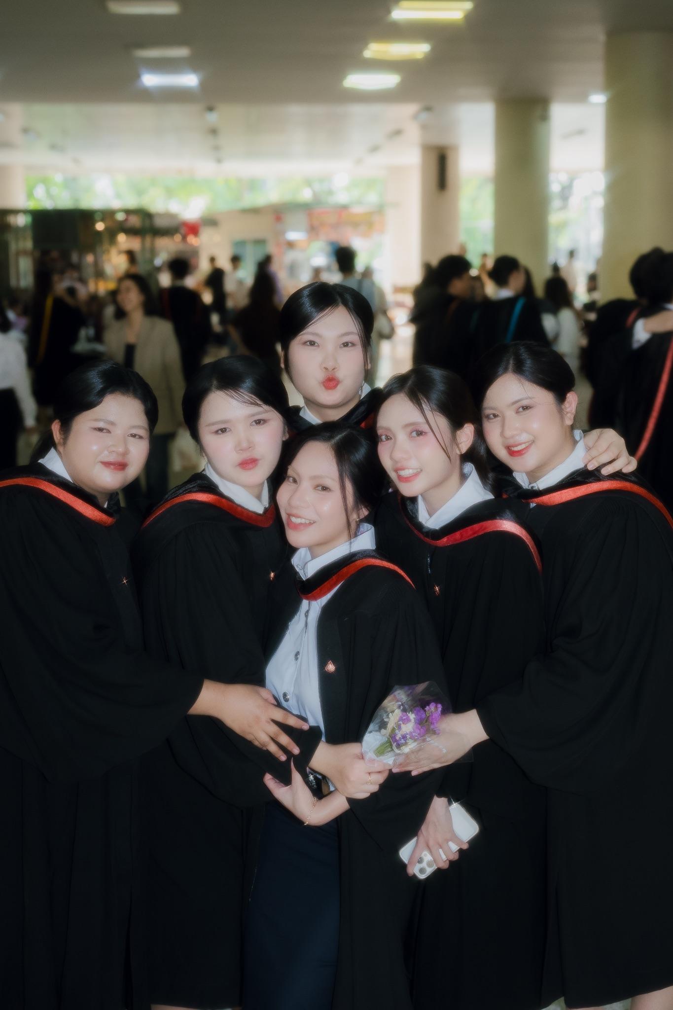 ผลงานรับปริญญา มหาวิทยาลัยศิลปากร โดย SRKob photographer ภาพที่ 12
