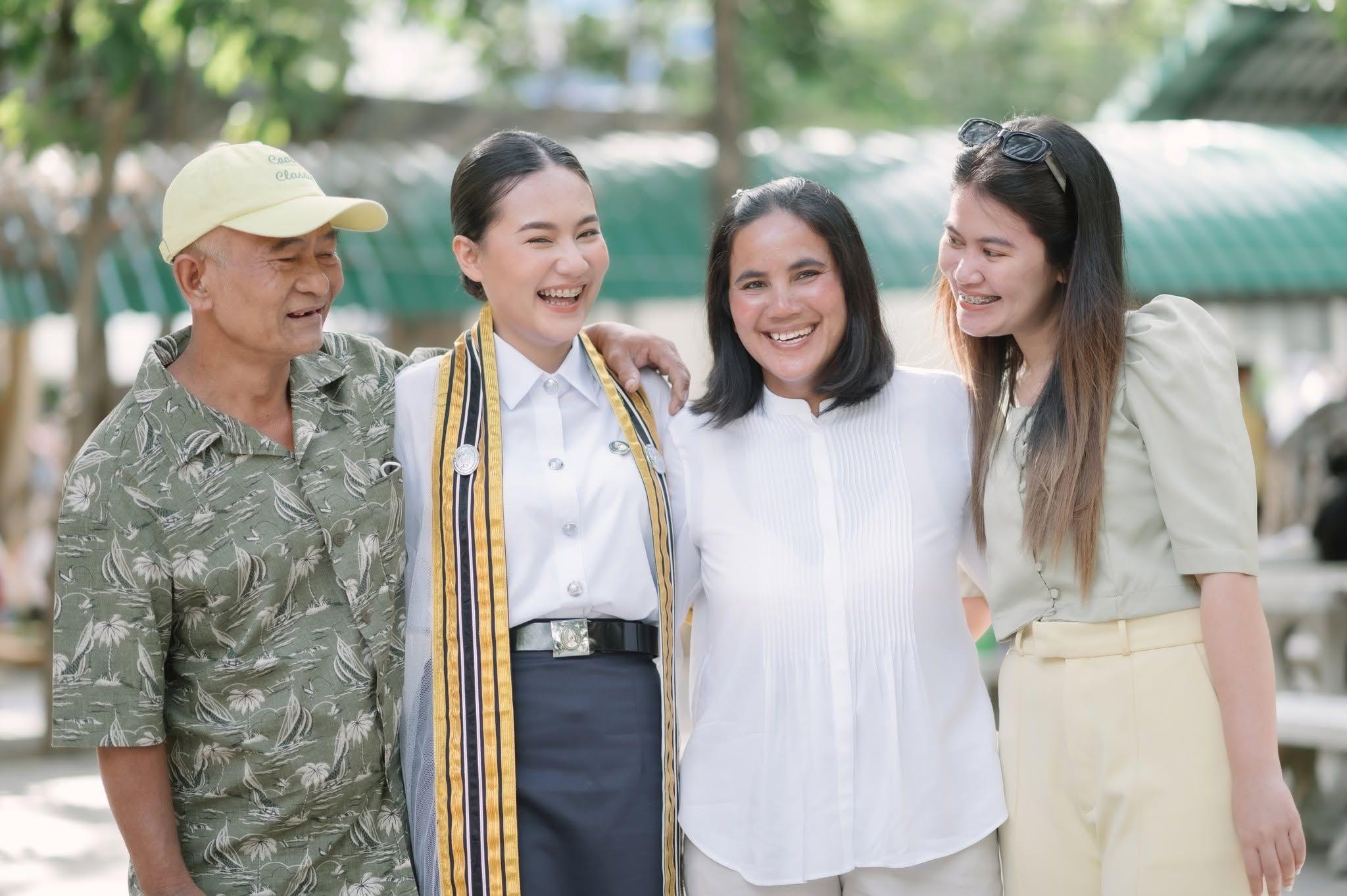 ผลงานรับปริญญา มหาวิทยาลัยราชภัฏสวนสุนันทา โดย chatchawarnphoto ภาพที่ 4