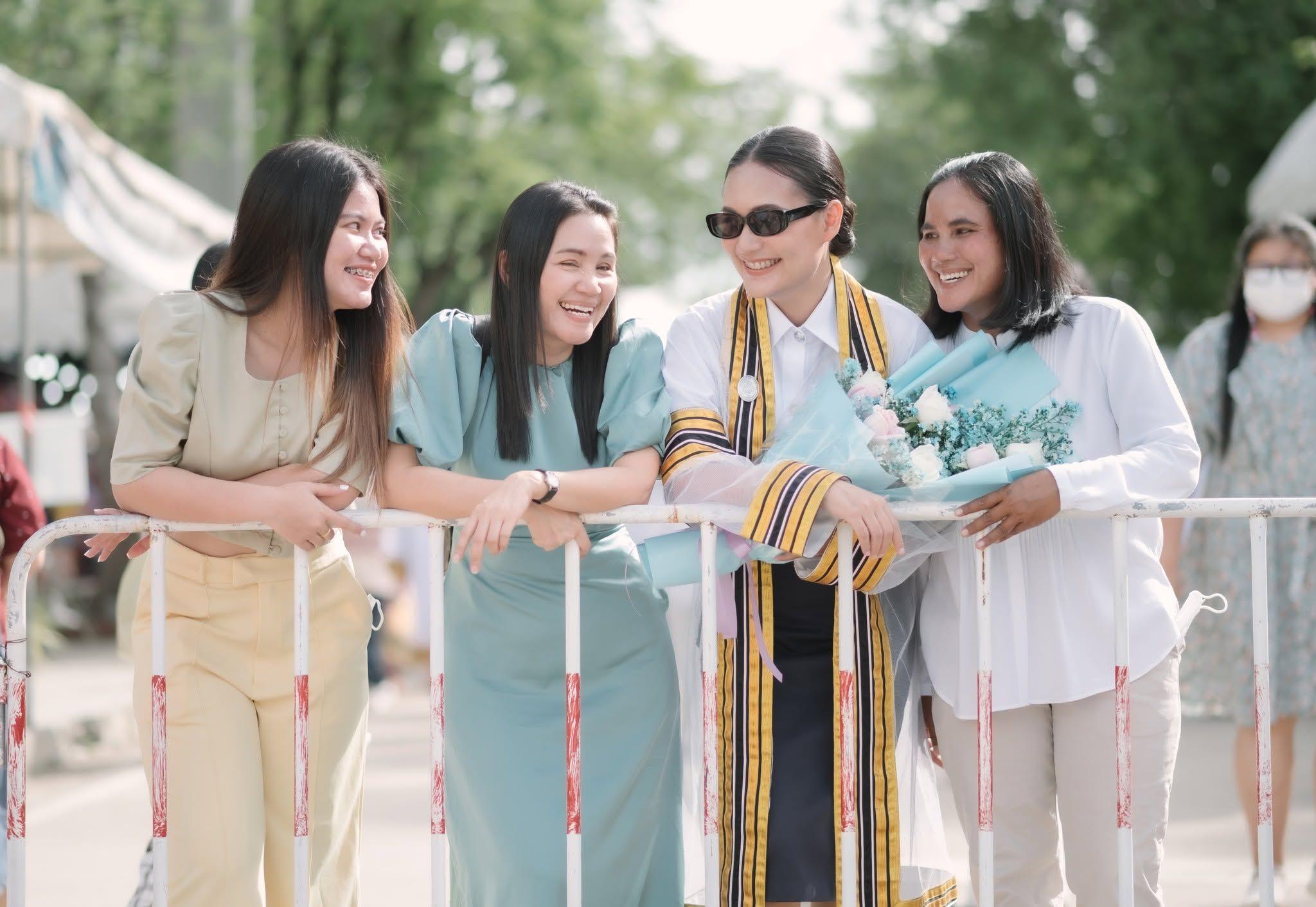 ผลงานรับปริญญา มหาวิทยาลัยราชภัฏสวนสุนันทา โดย chatchawarnphoto ภาพที่ 6