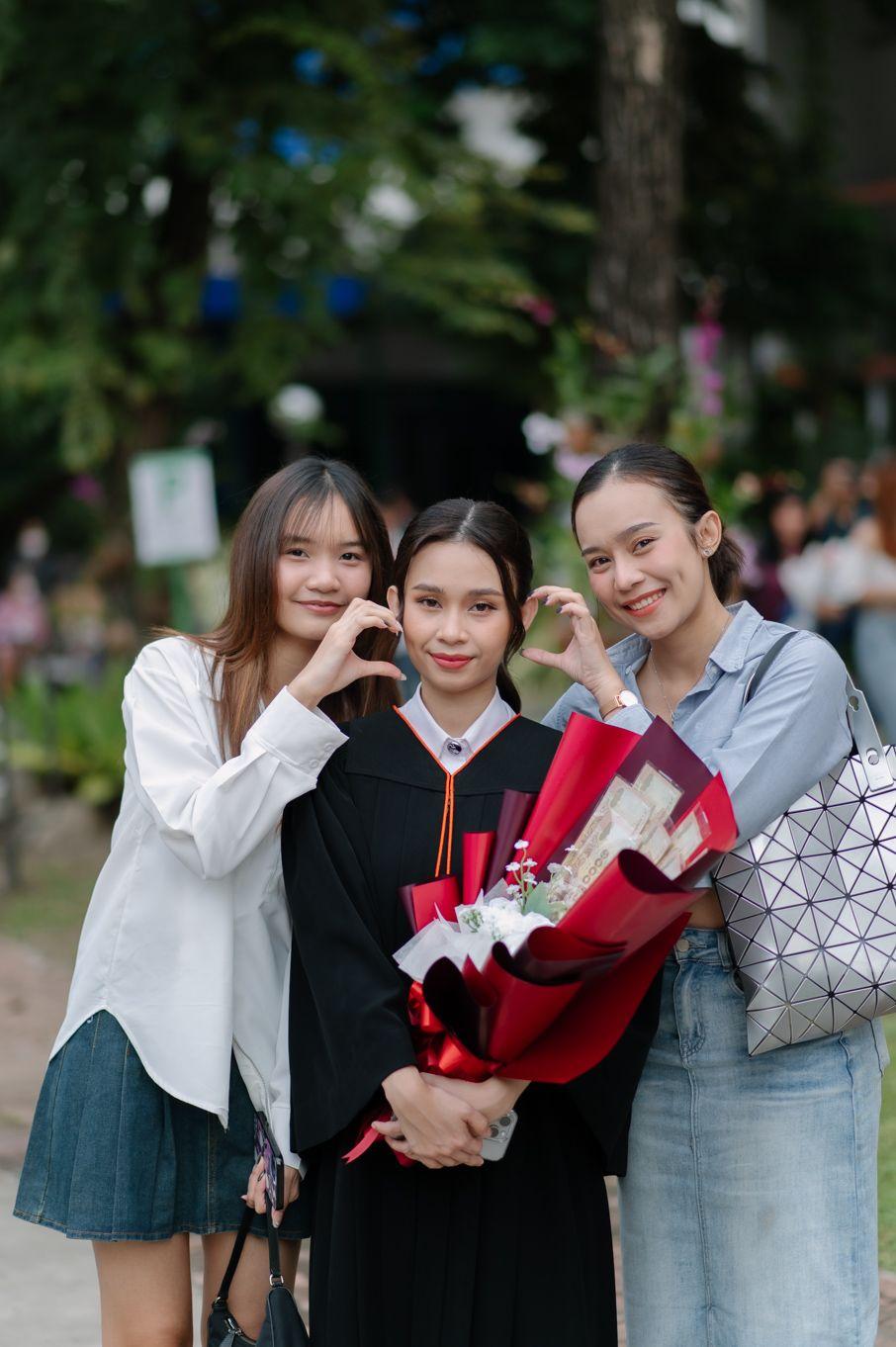 ผลงานรับปริญญา มหาวิทยาลัยเกษตรศาสตร์ โดย chatchawarnphoto ภาพที่ 2