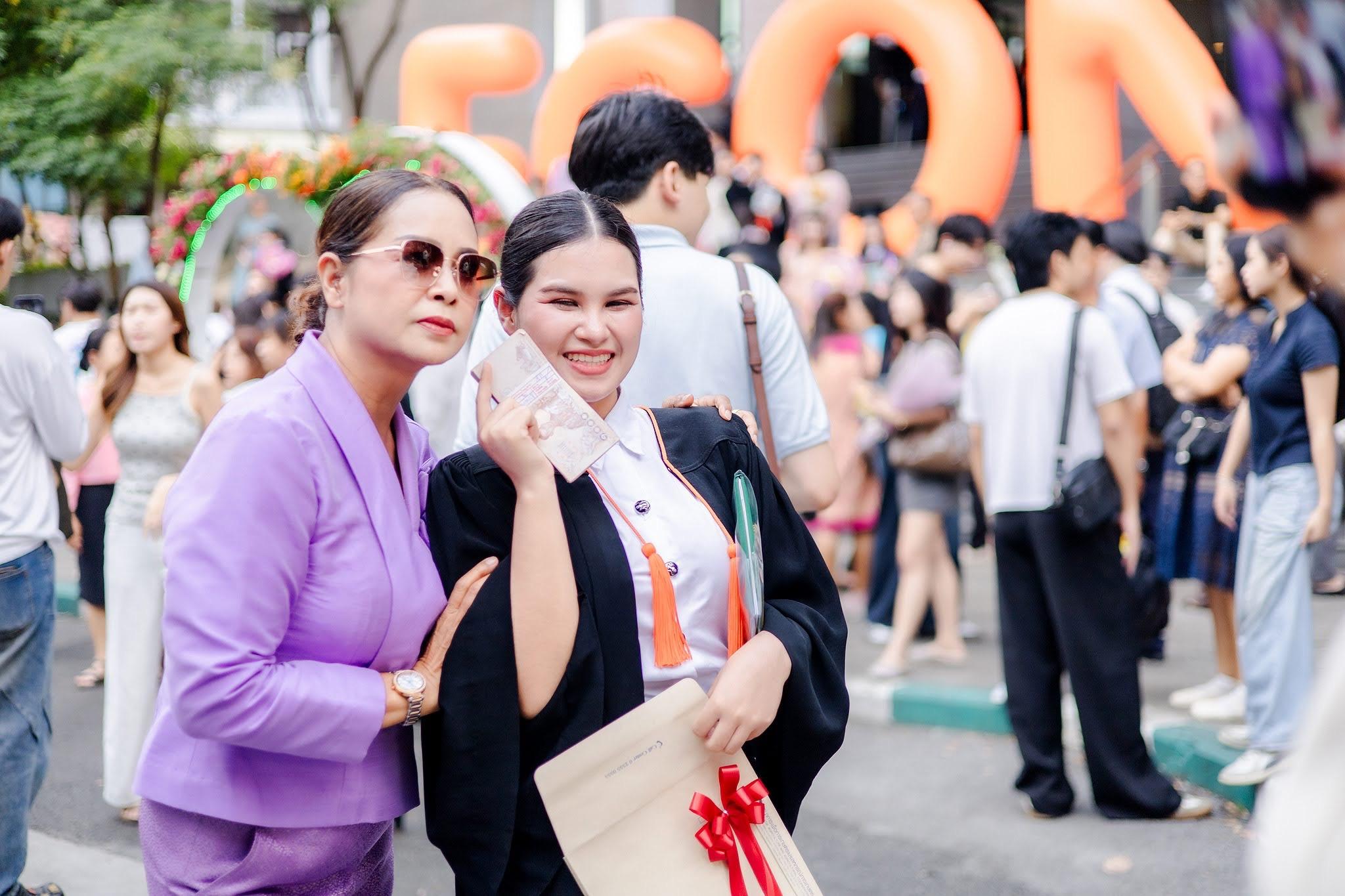 ผลงานรับปริญญา มหาวิทยาลัยเกษตรศาสตร์ โดย Bam Chayada ภาพที่ 8