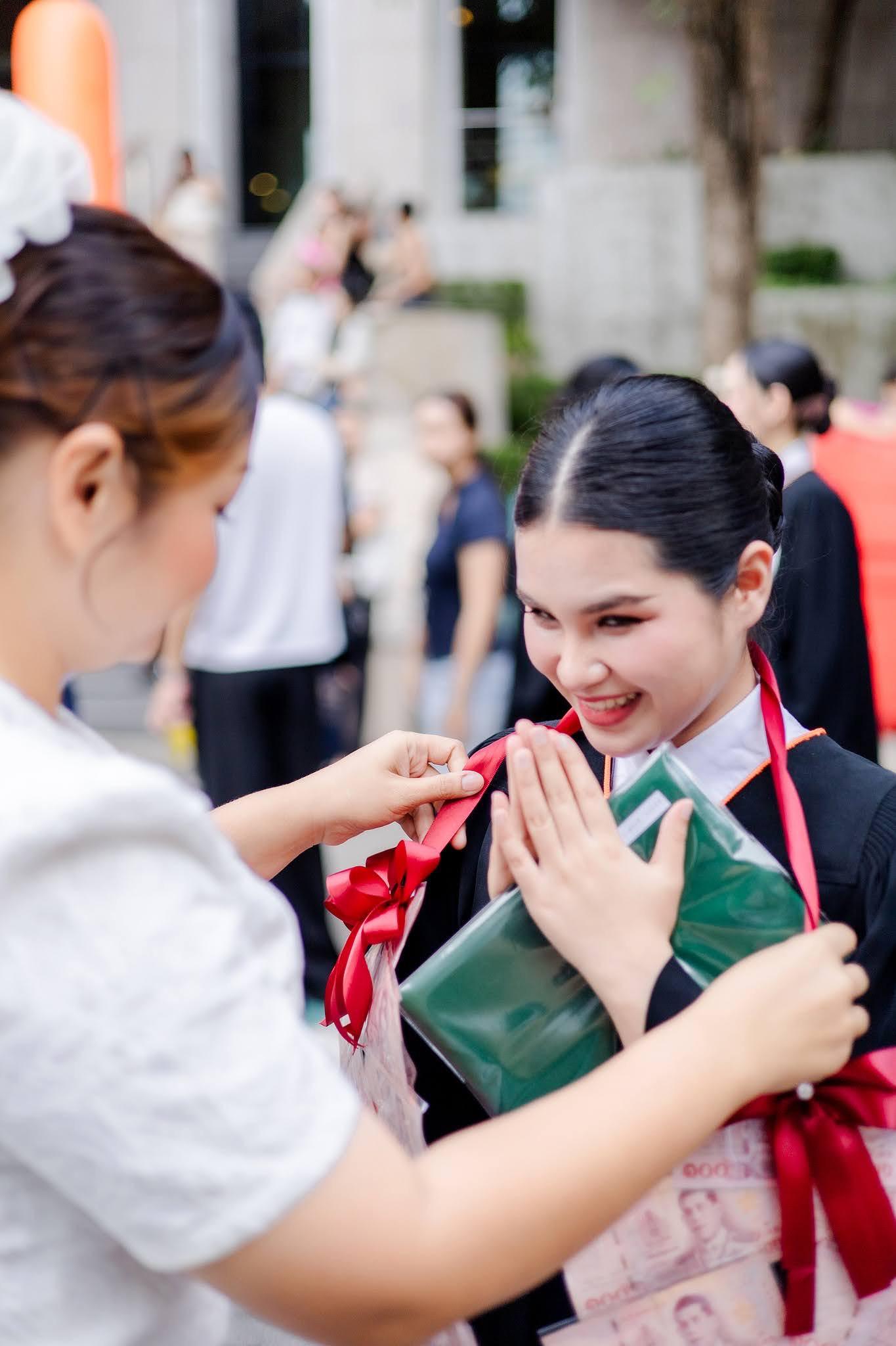ผลงานรับปริญญา มหาวิทยาลัยเกษตรศาสตร์ โดย Bam Chayada ภาพที่ 4