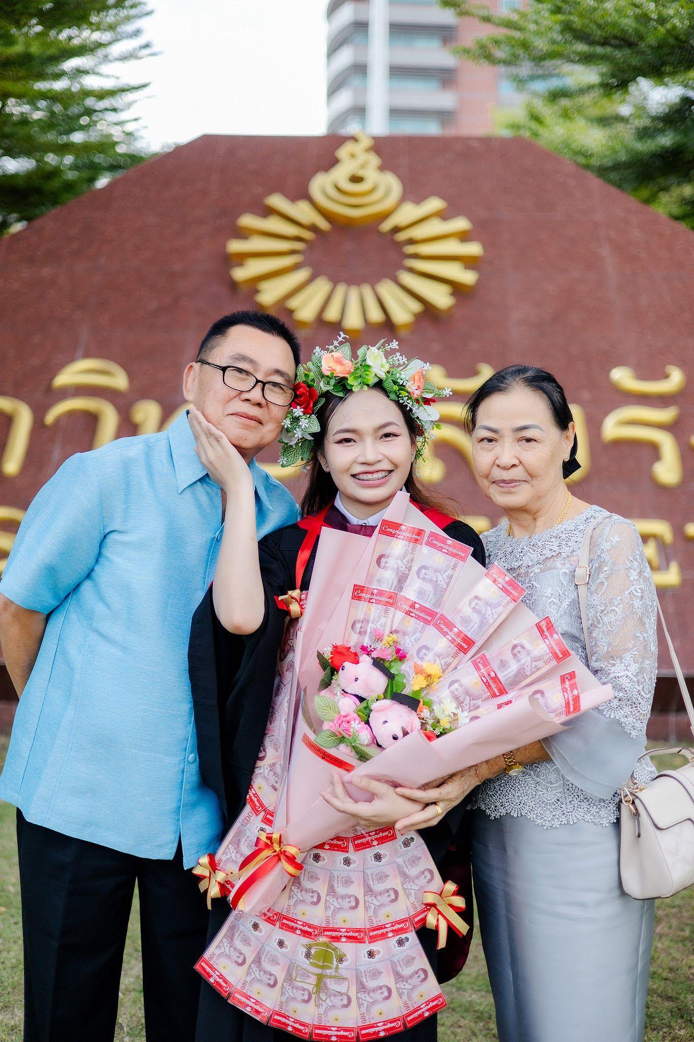 ผลงานรับปริญญา มหาวิทยาลัยรังสิต โดย Bam Chayada ภาพที่ 11