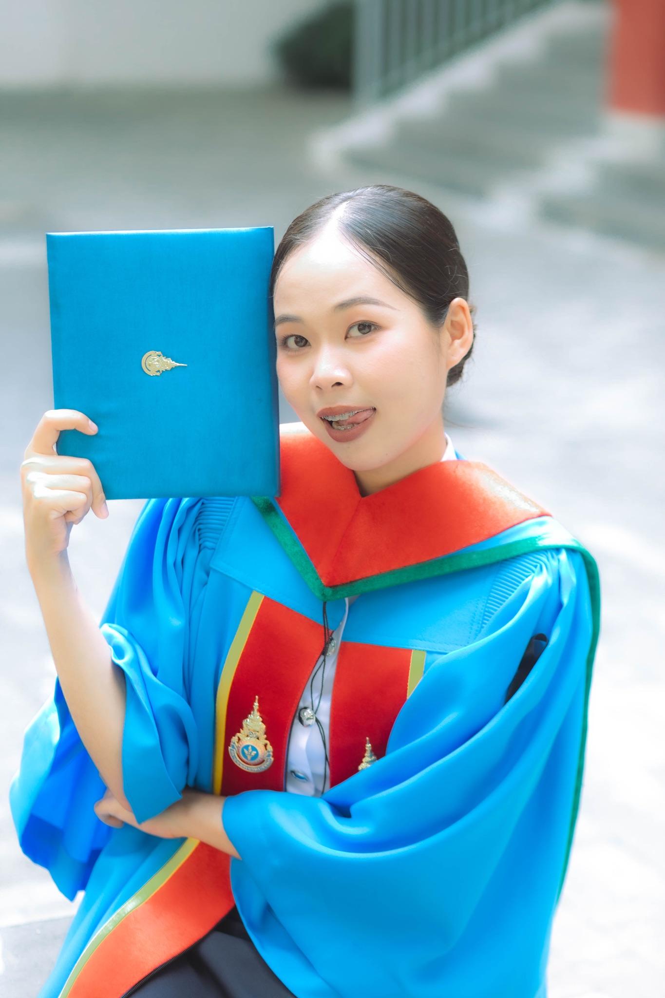 ผลงานรับปริญญา วิทยาลัยพยาบาลบรมราชชนนี โดย B e a n ภาพที่ 10