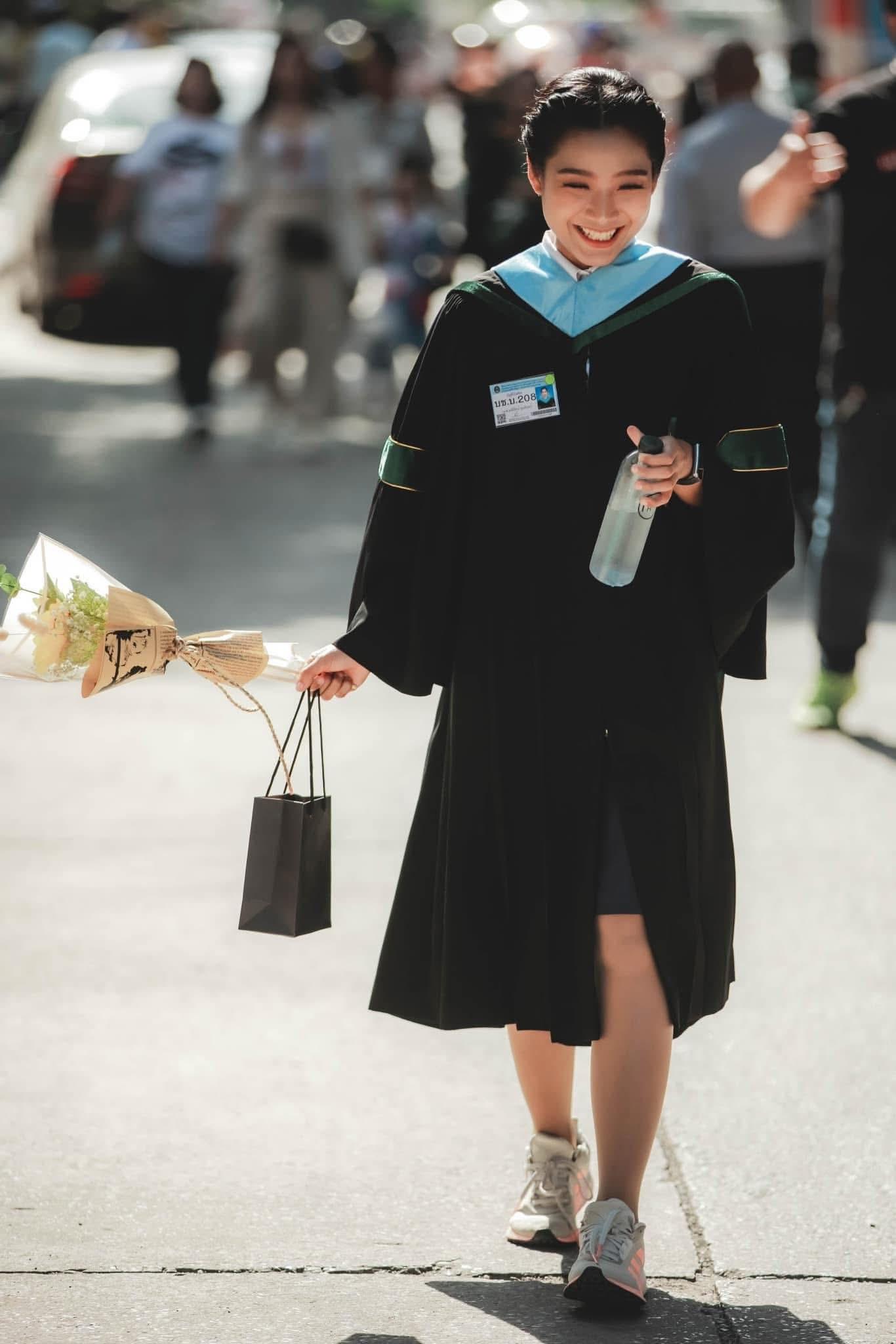 ผลงานรับปริญญา มหาวิทยาลัยราชภัฏเทพสตรี โดย Put_G20 ภาพที่ 4