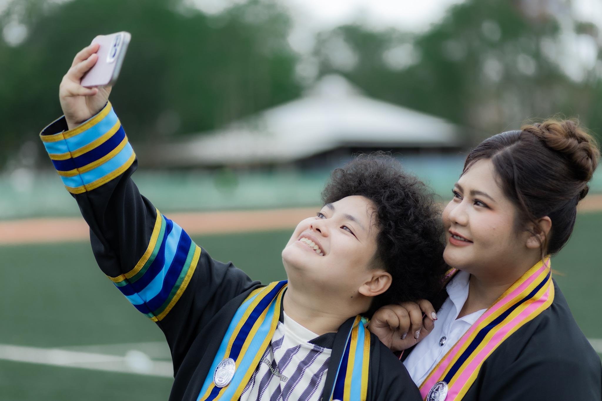 ผลงานรับปริญญา มหาวิทยาลัยราชภัฏกาญจนบุรี โดย Put_G20 ภาพที่ 3